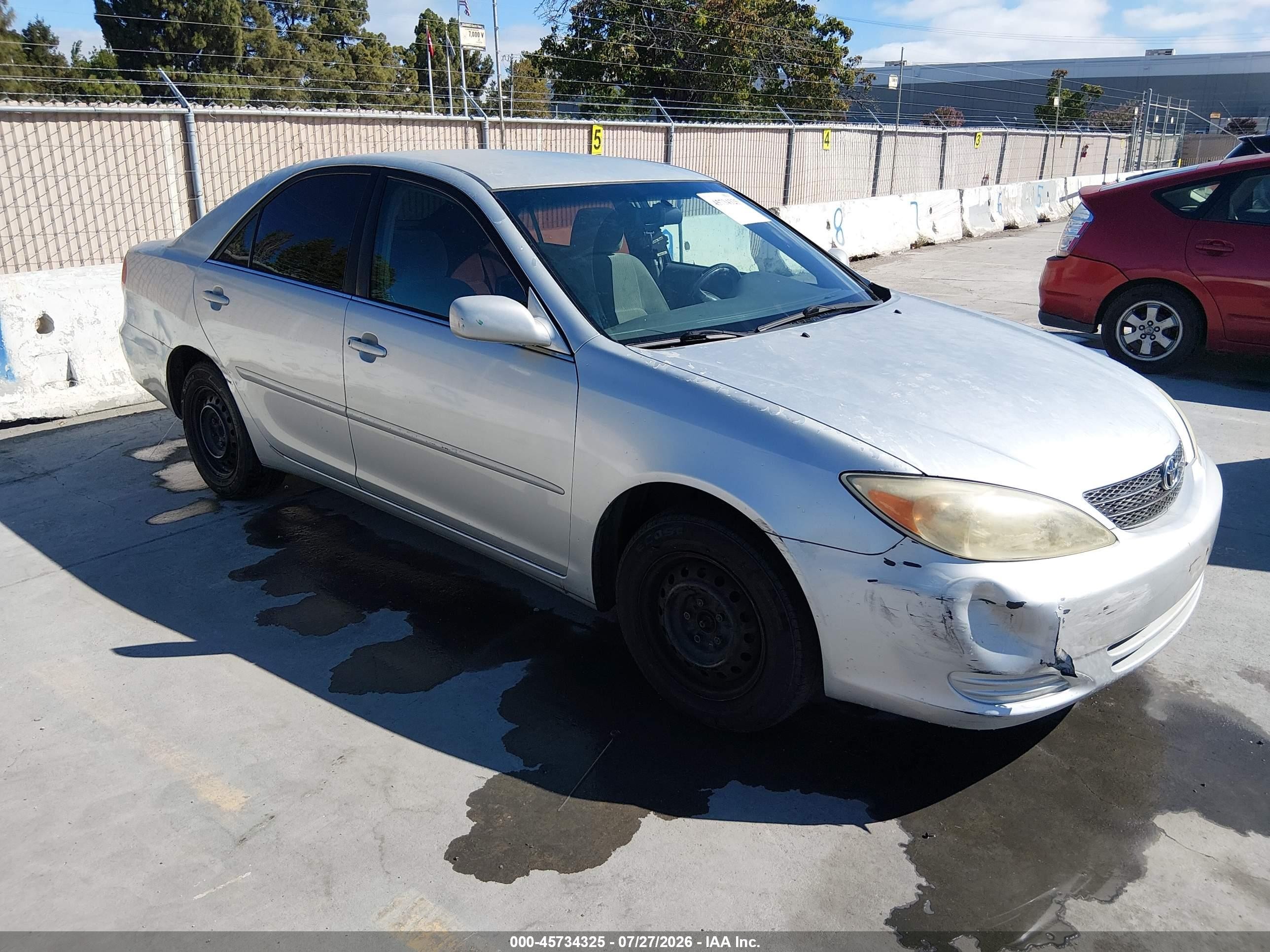 2002 Toyota Camry Le Gray vin: 4T1BE32K72U500433