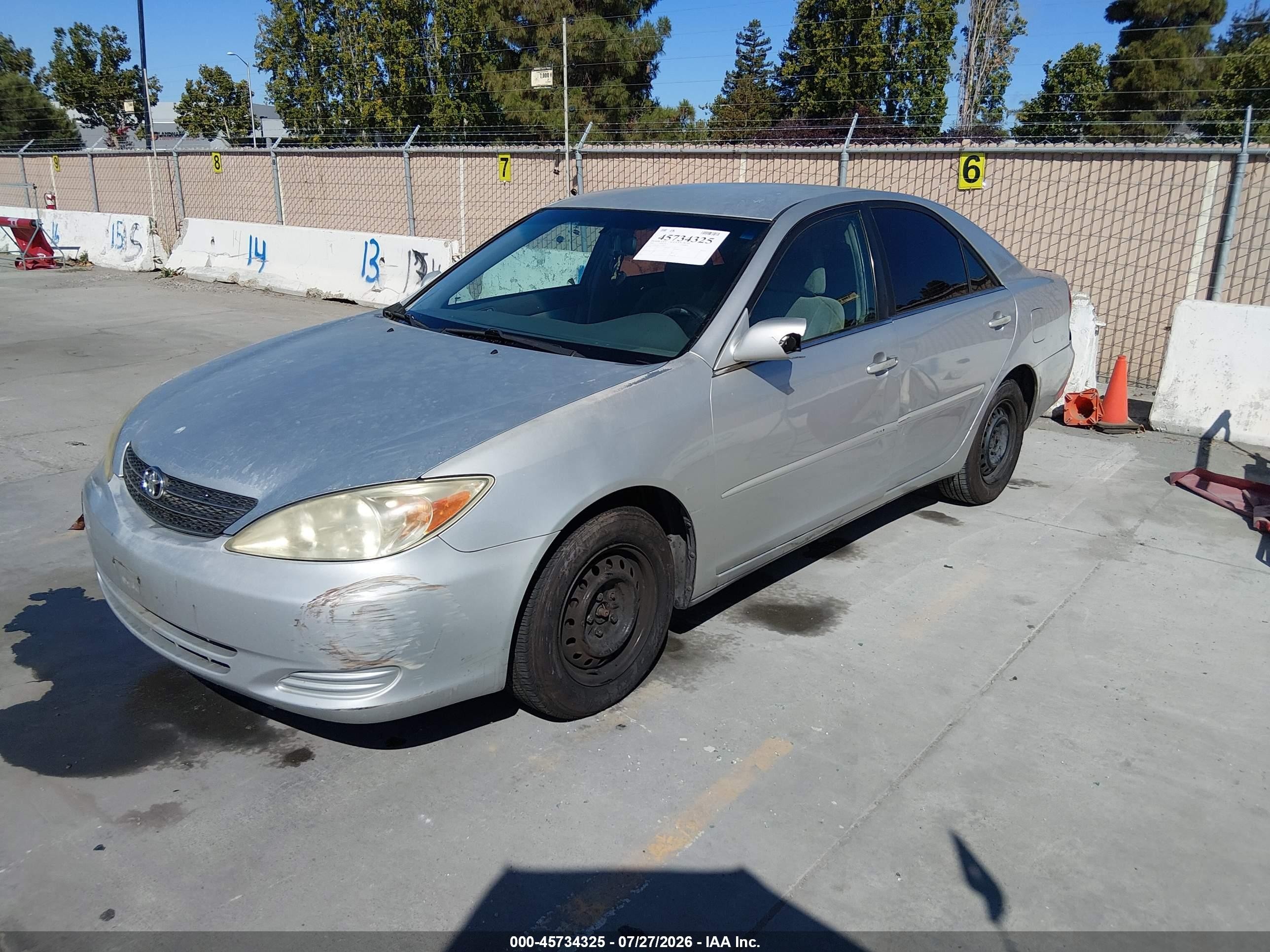 2002 Toyota Camry Le Gray vin: 4T1BE32K72U500433