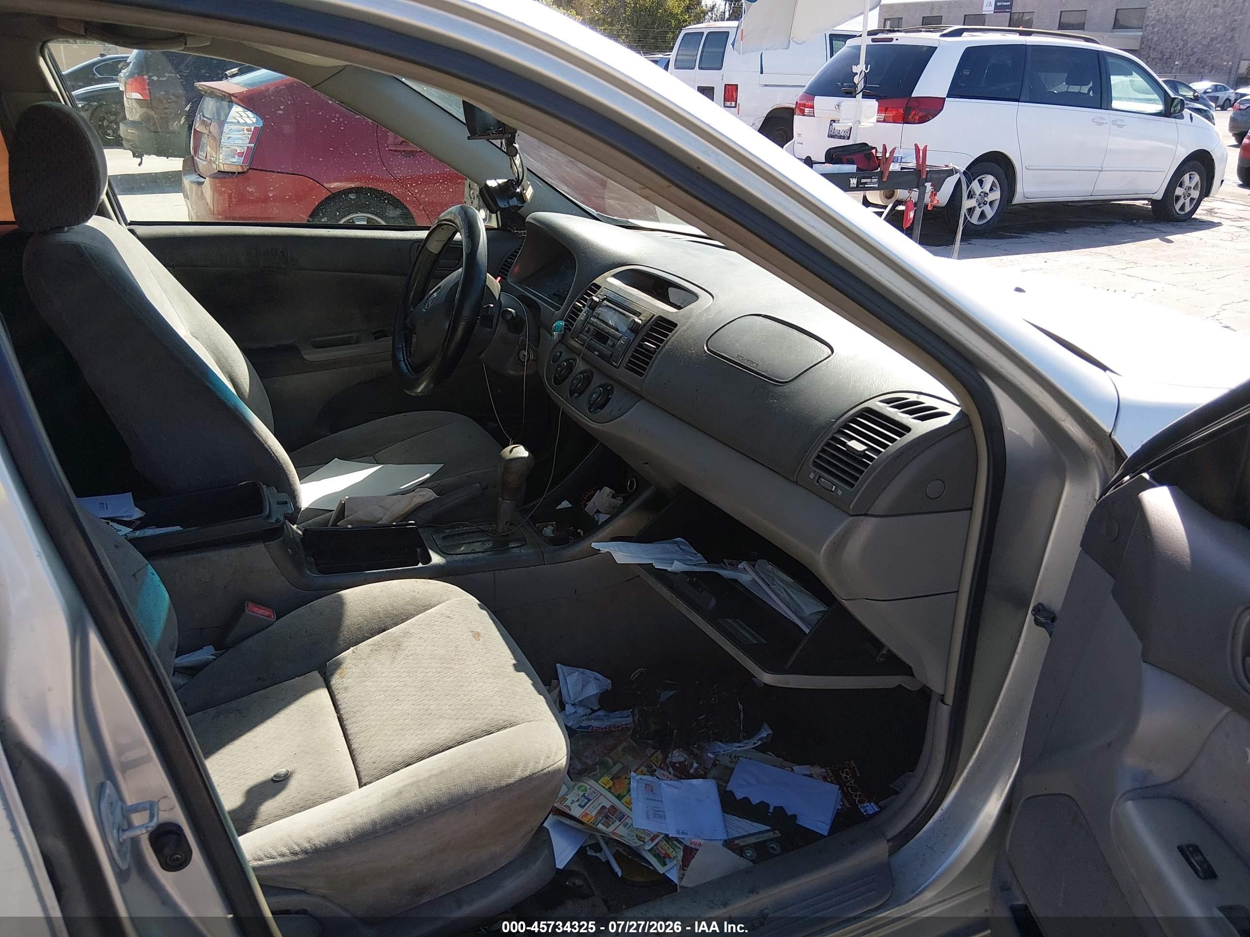 2002 Toyota Camry Le Gray vin: 4T1BE32K72U500433