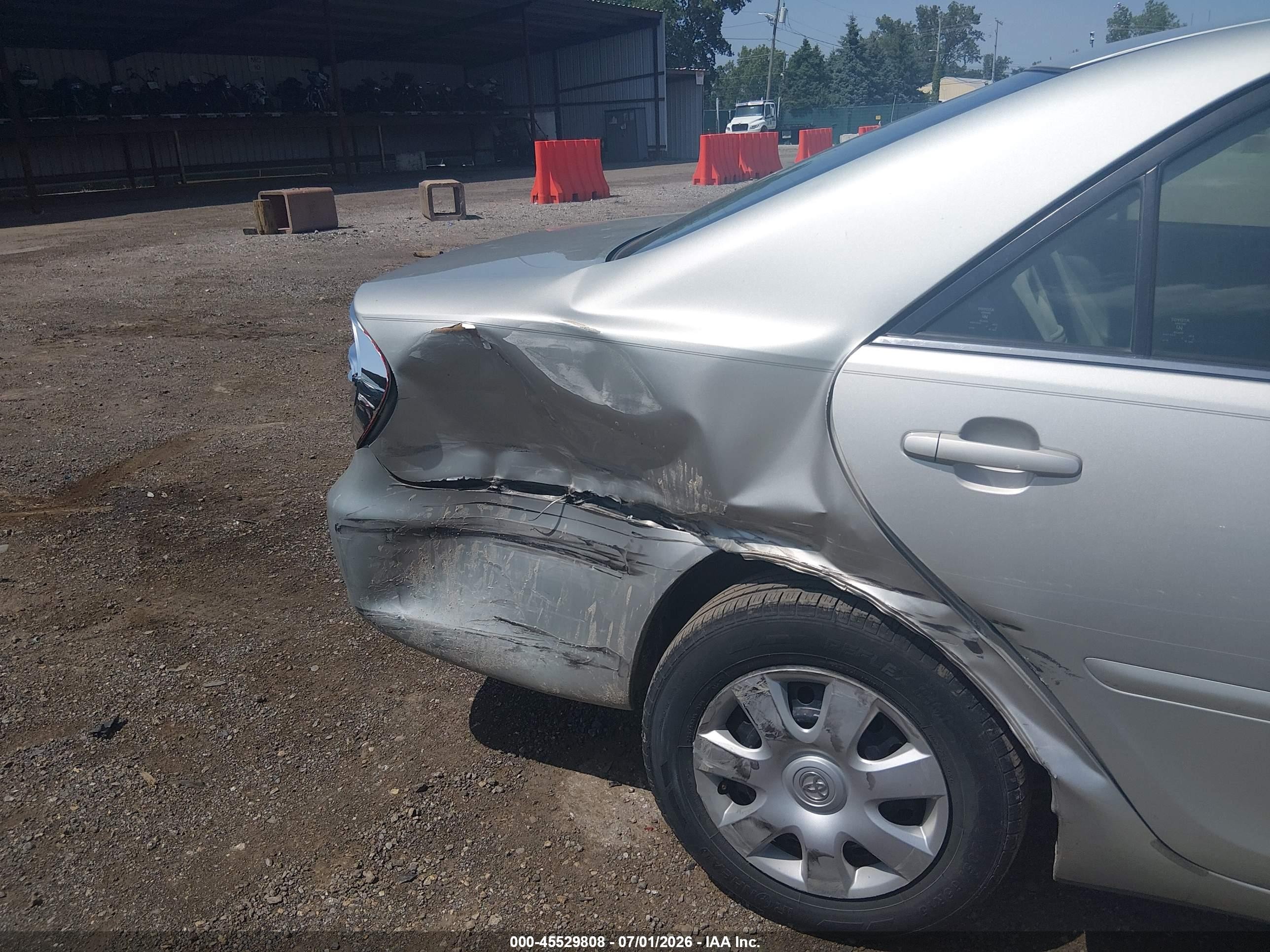 2002 Toyota Camry Le Silver vin: 4T1BE32K72U521931