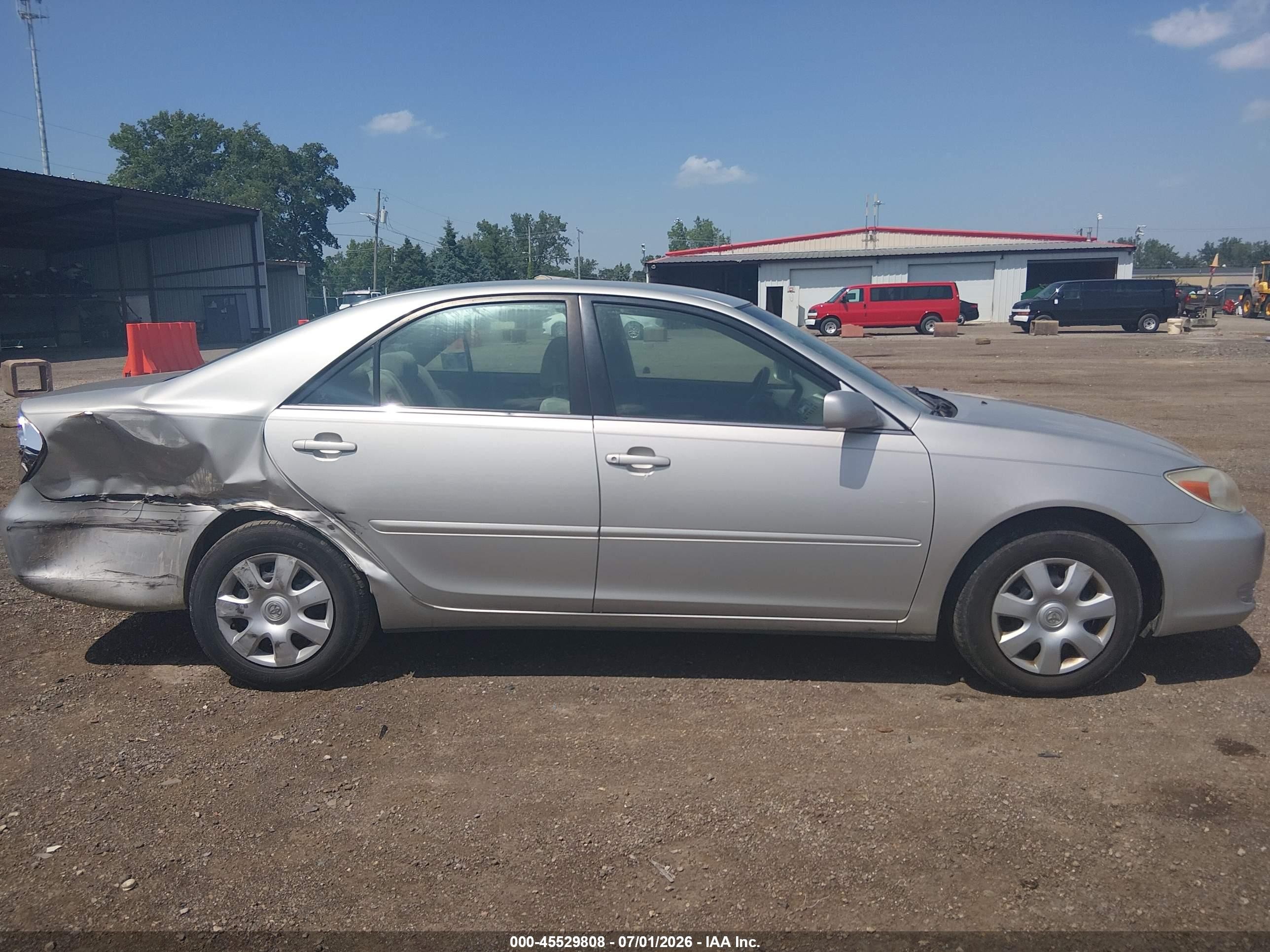 2002 Toyota Camry Le Silver vin: 4T1BE32K72U521931