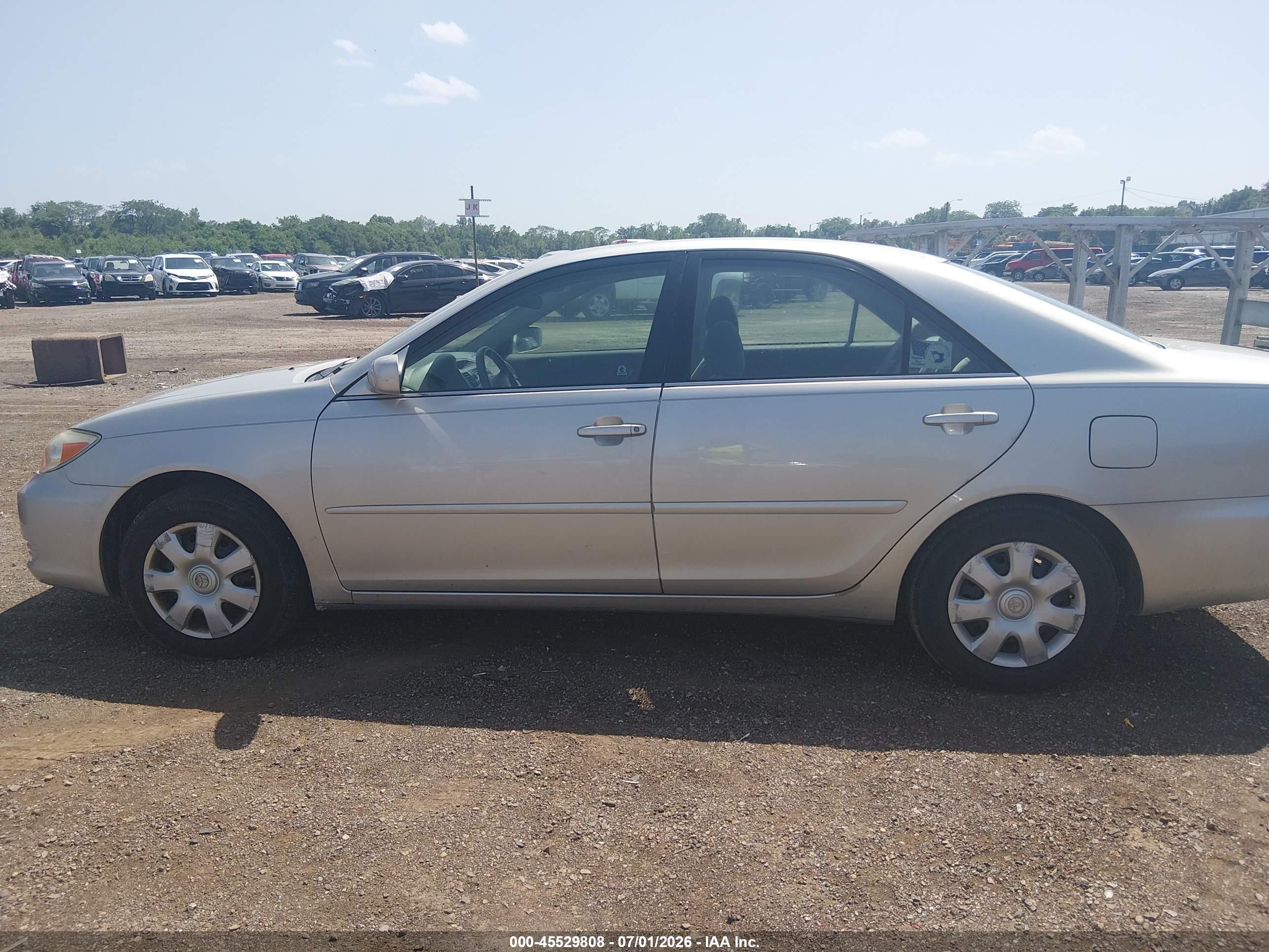 2002 Toyota Camry Le Silver vin: 4T1BE32K72U521931
