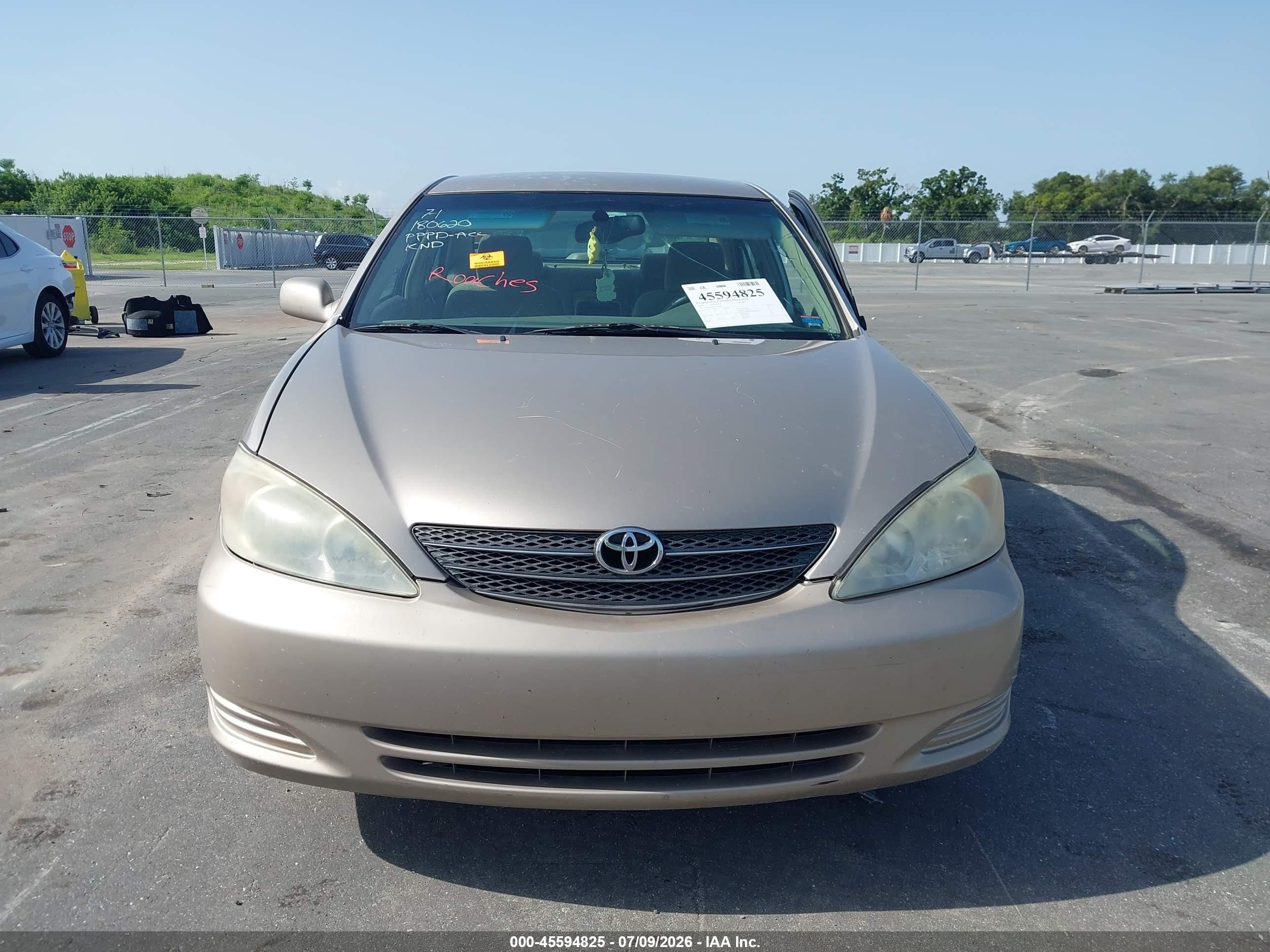 2002 Toyota Camry Xle Gold vin: 4T1BE32K72U524649