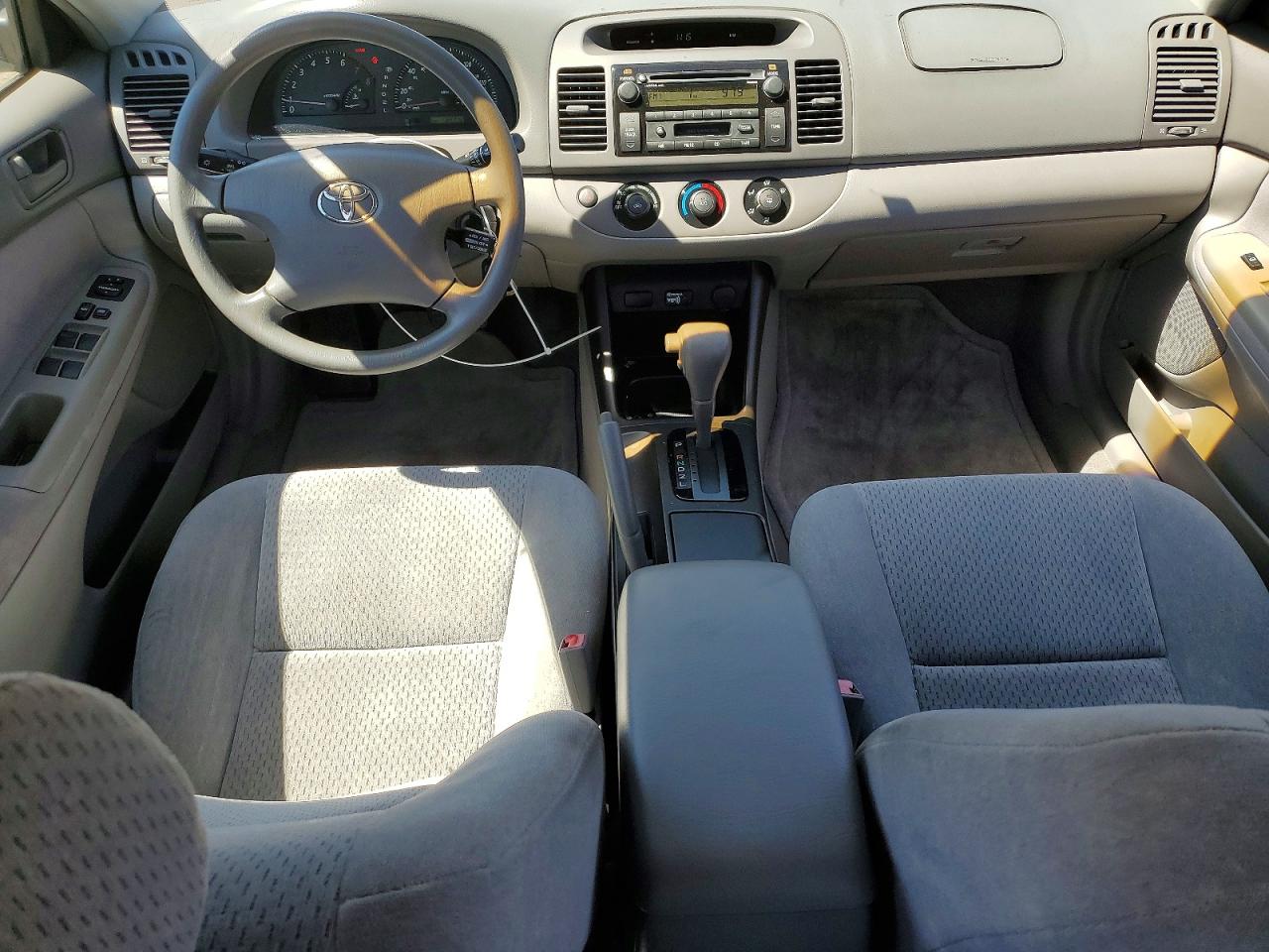 2002 Toyota Camry Le Gray vin: 4T1BE32K72U533920