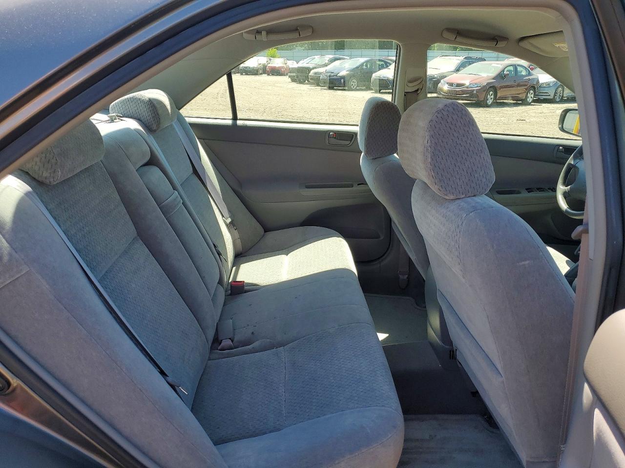 2002 Toyota Camry Le Gray vin: 4T1BE32K72U533920
