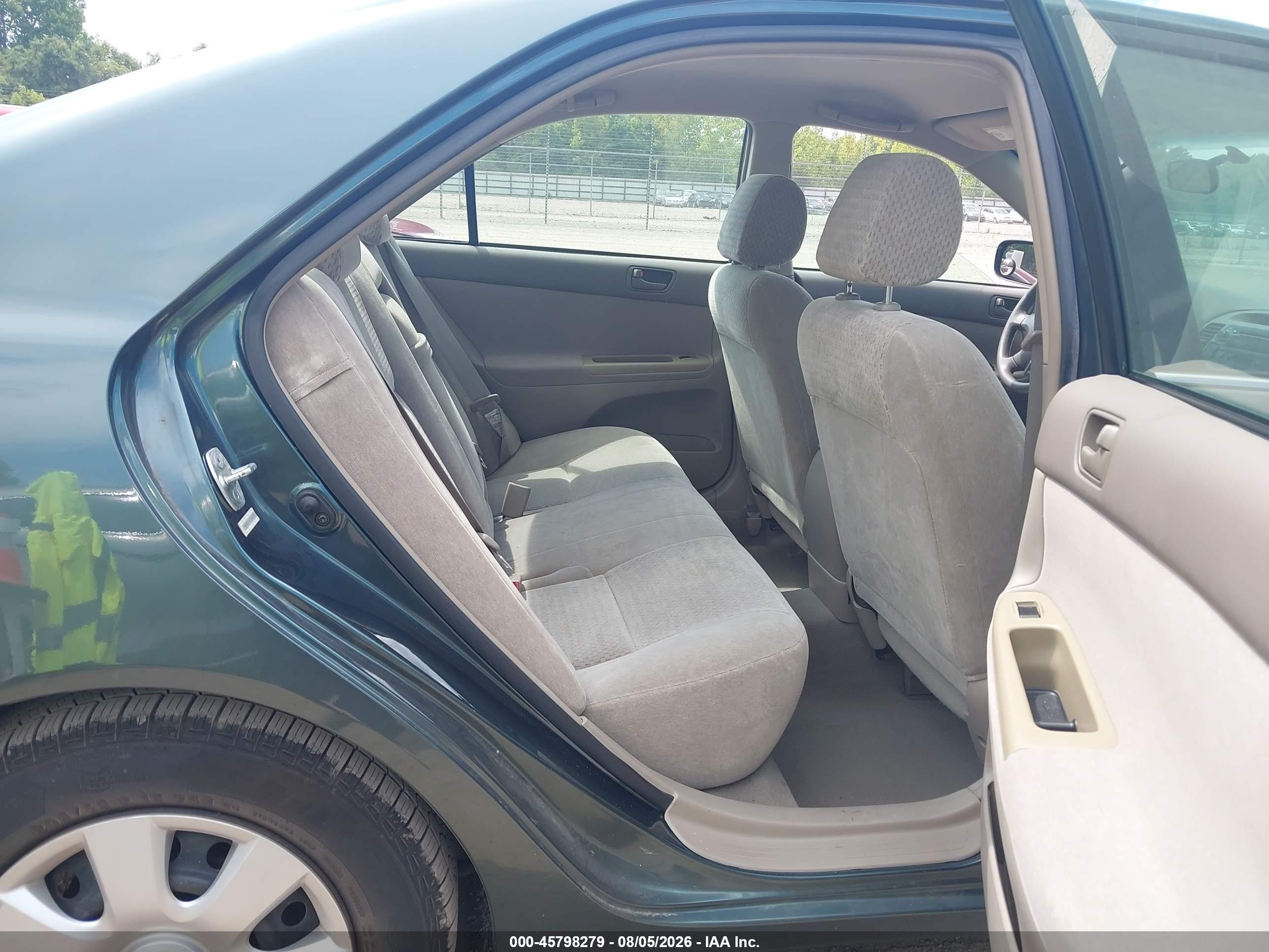 2002 Toyota Camry Le Green vin: 4T1BE32K72U542259