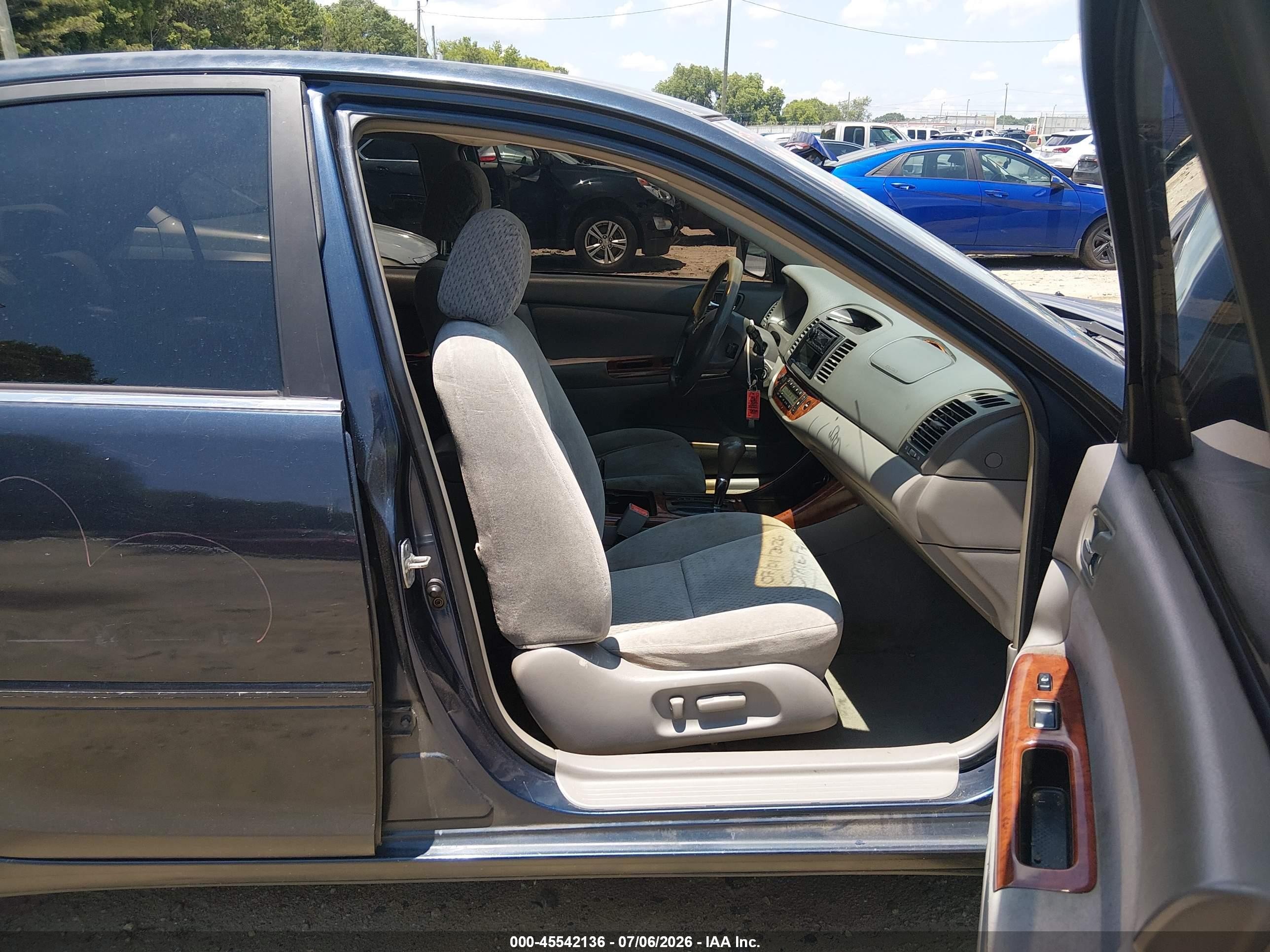 2002 Toyota Camry Xle Blue vin: 4T1BE32K72U560986