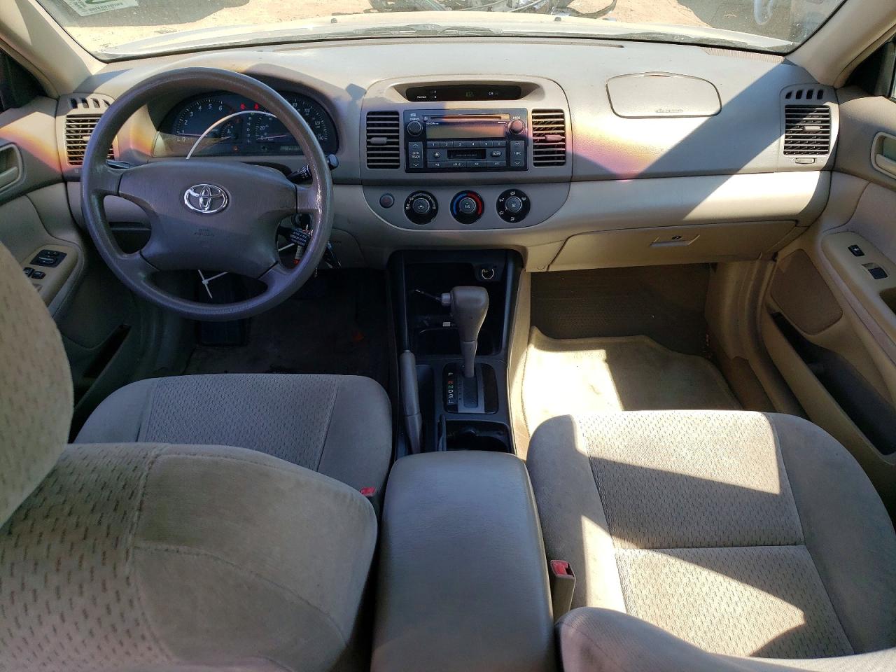 2002 Toyota Camry Le Tan vin: 4T1BE32K72U569638