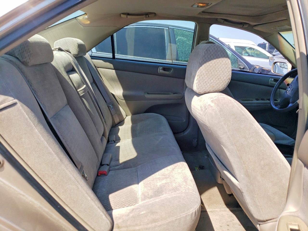 2002 Toyota Camry Le Tan vin: 4T1BE32K72U569638