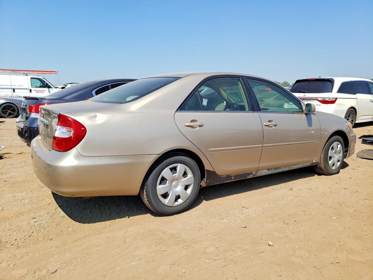 2002 Toyota Camry Le Tan vin: 4T1BE32K72U569638