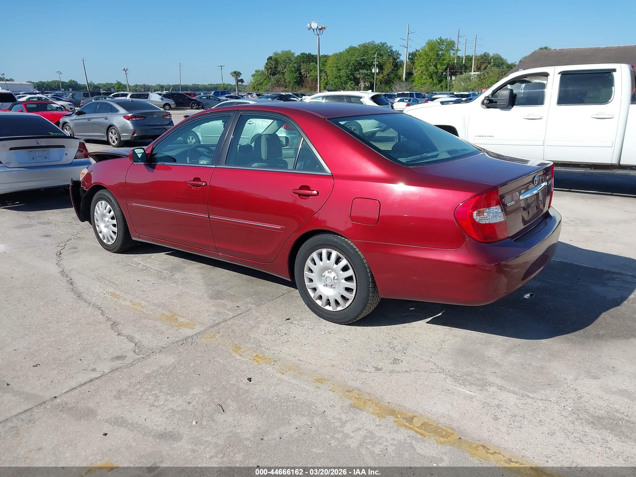 2002 Toyota Camry Xle Red vin: 4T1BE32K72U574631