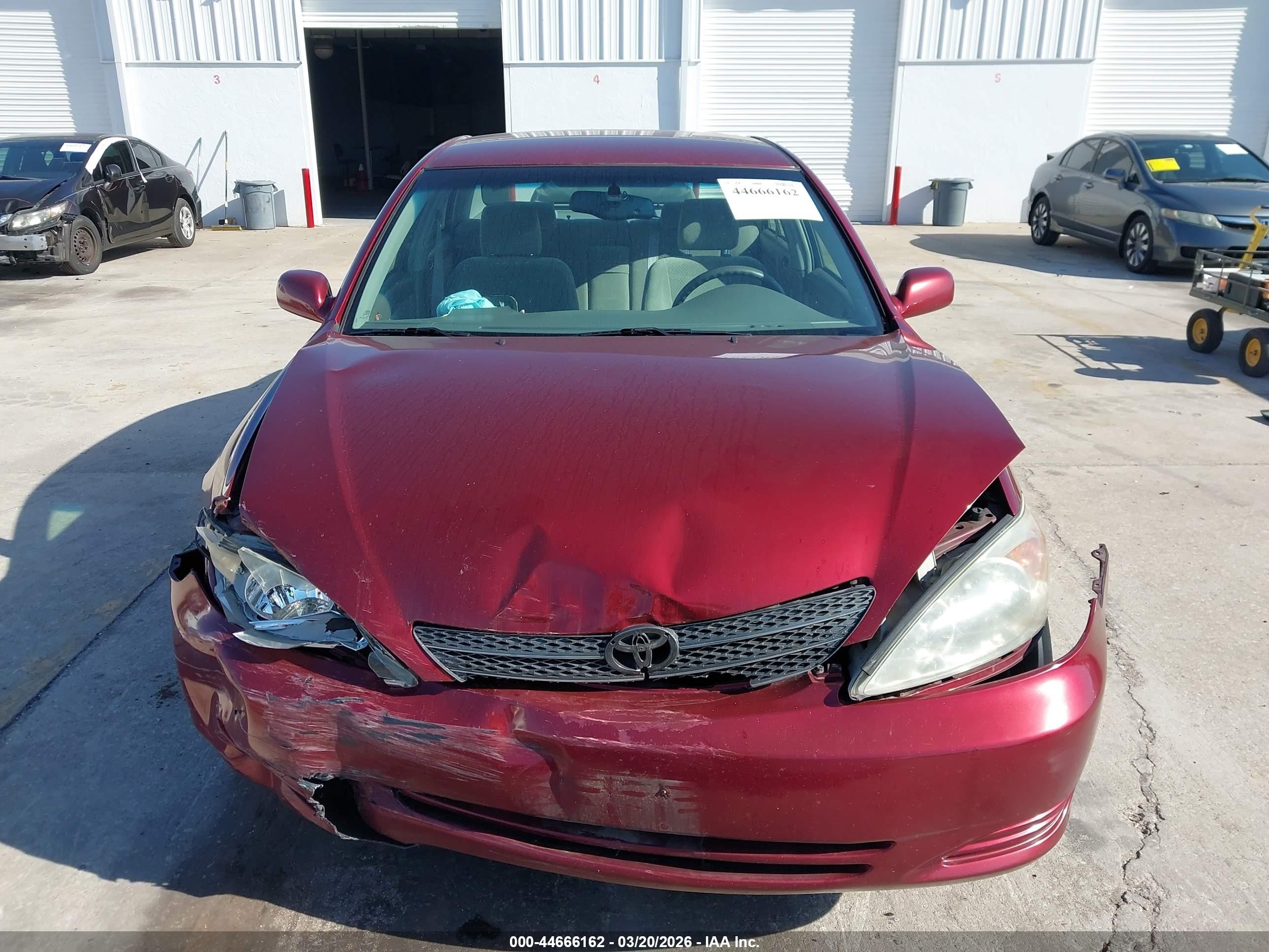 2002 Toyota Camry Xle Red vin: 4T1BE32K72U574631