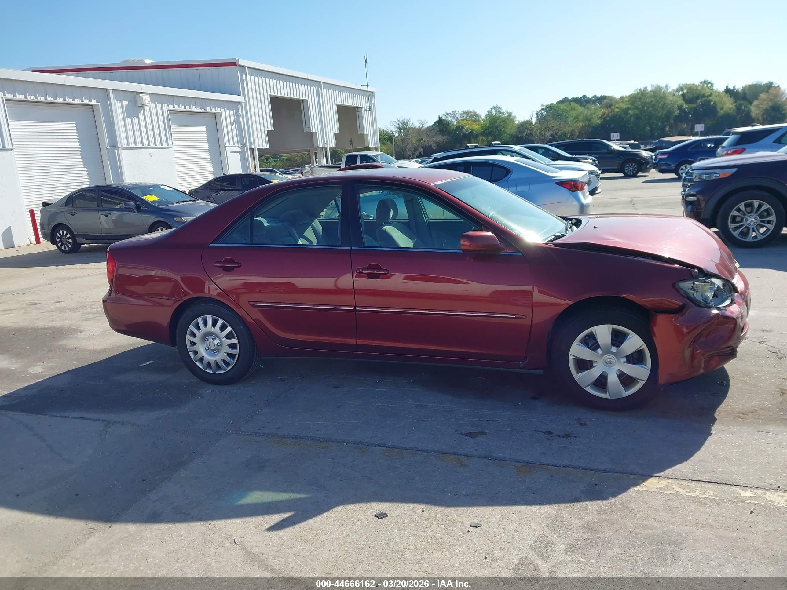 2002 Toyota Camry Xle Red vin: 4T1BE32K72U574631