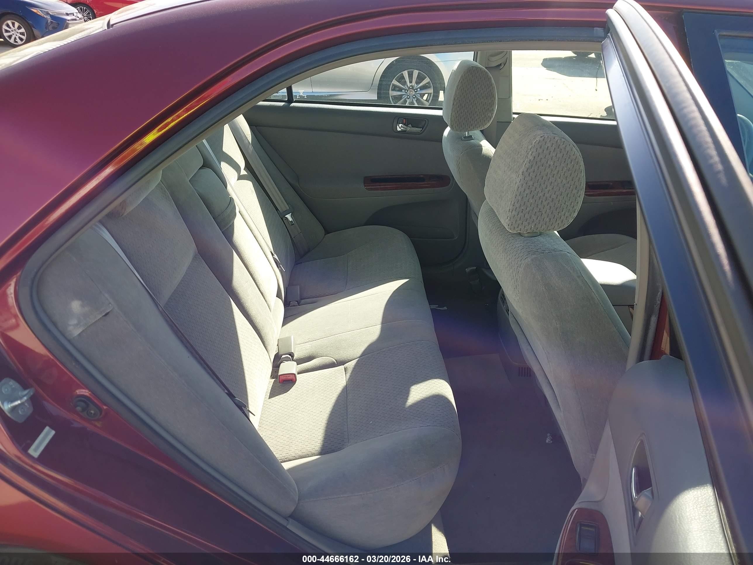2002 Toyota Camry Xle Red vin: 4T1BE32K72U574631