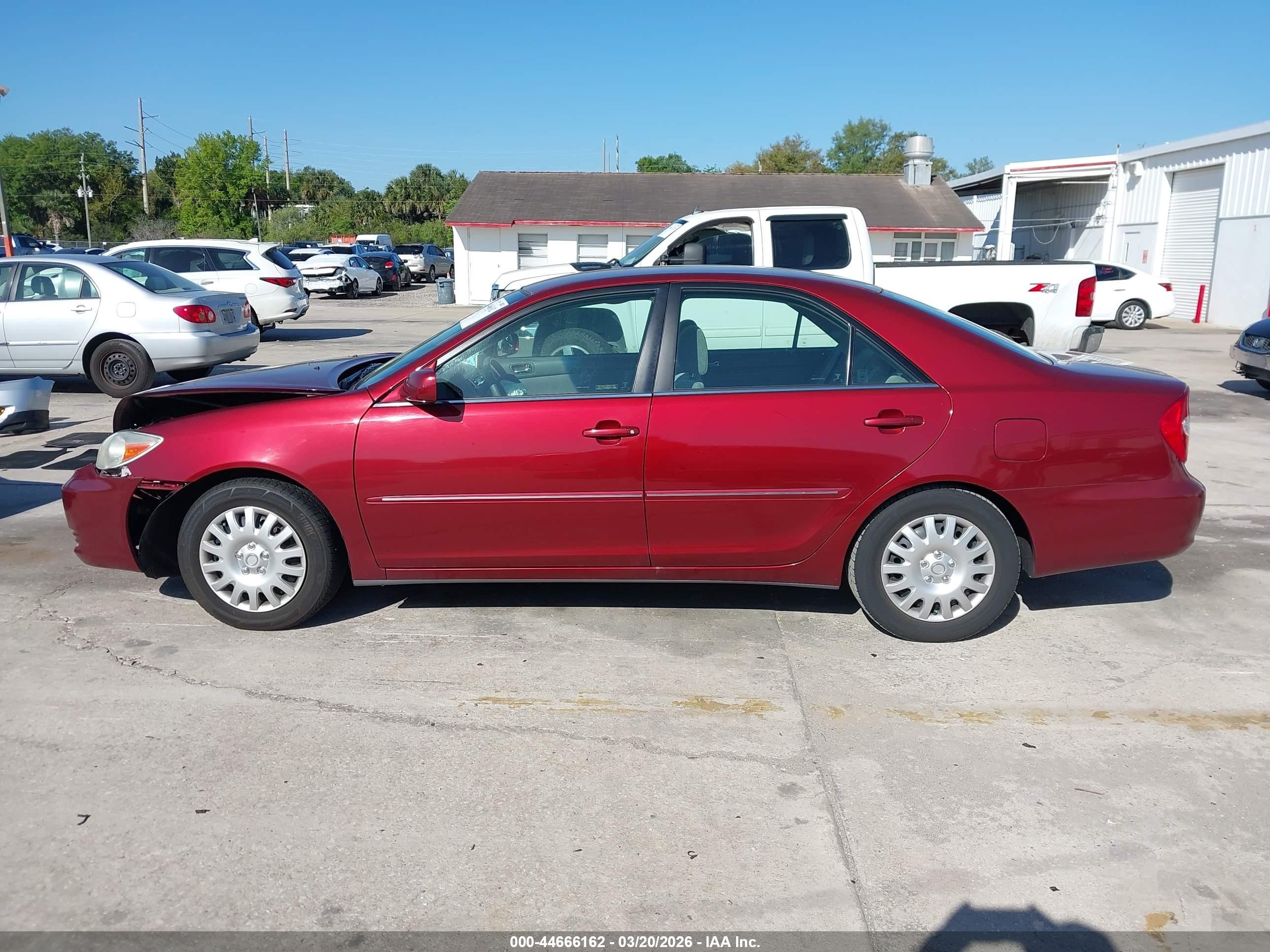 2002 Toyota Camry Xle Red vin: 4T1BE32K72U574631