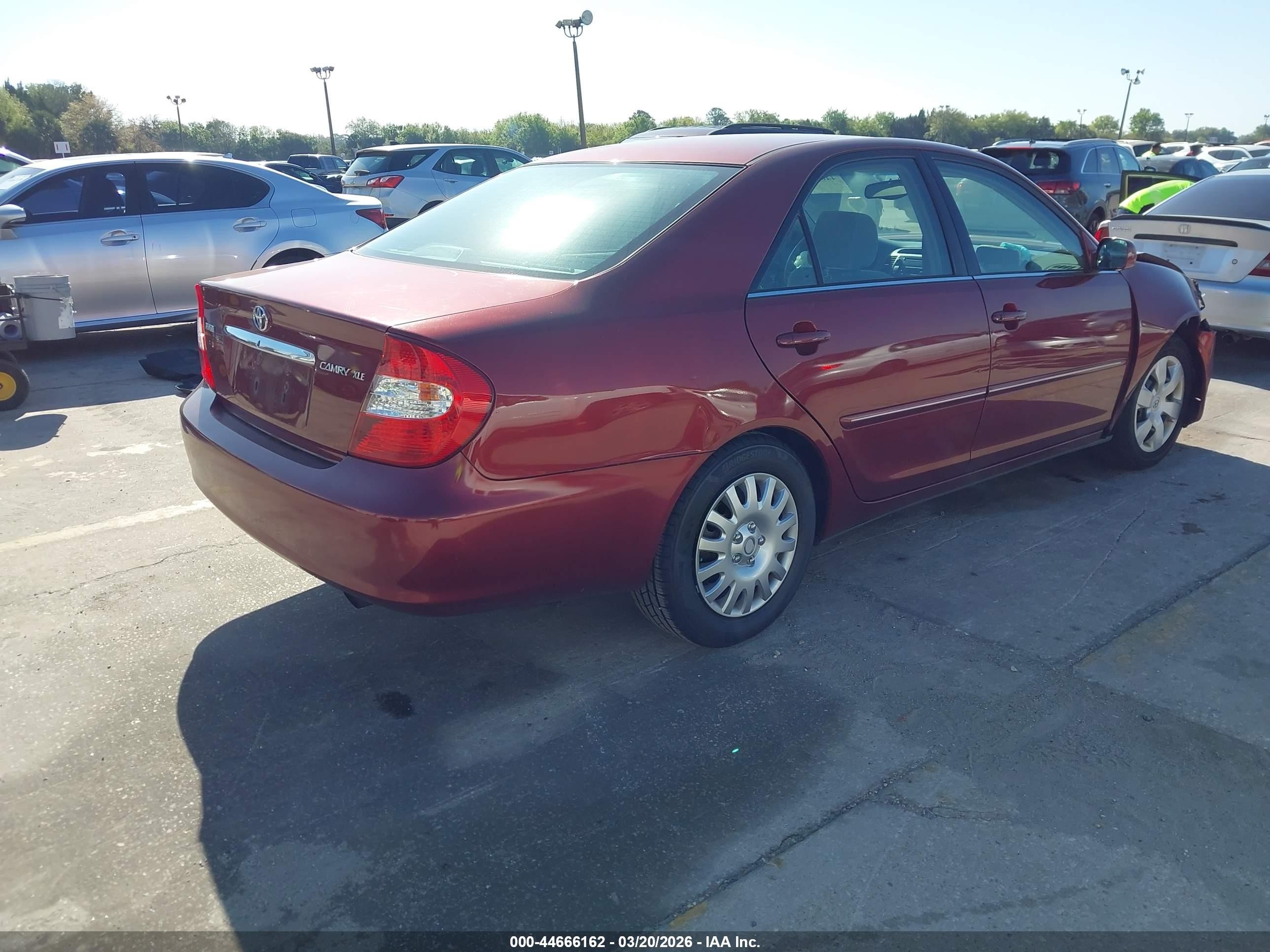 2002 Toyota Camry Xle Red vin: 4T1BE32K72U574631