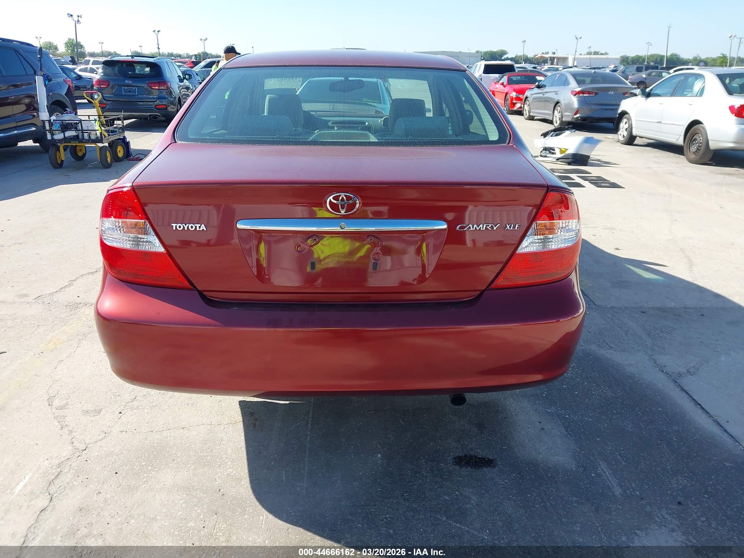 2002 Toyota Camry Xle Red vin: 4T1BE32K72U574631