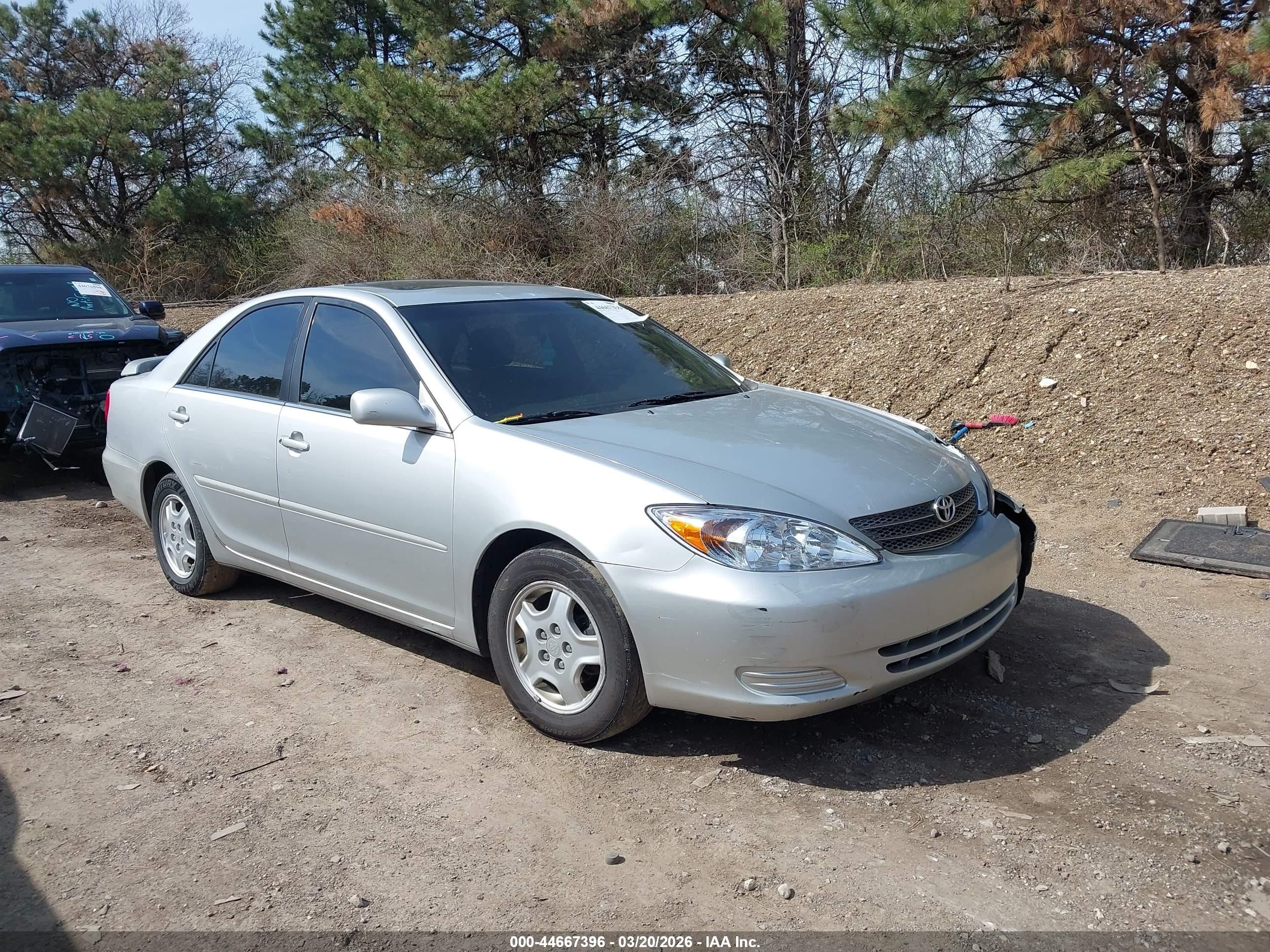 2002 Toyota Camry Le Silver vin: 4T1BE32K72U580218