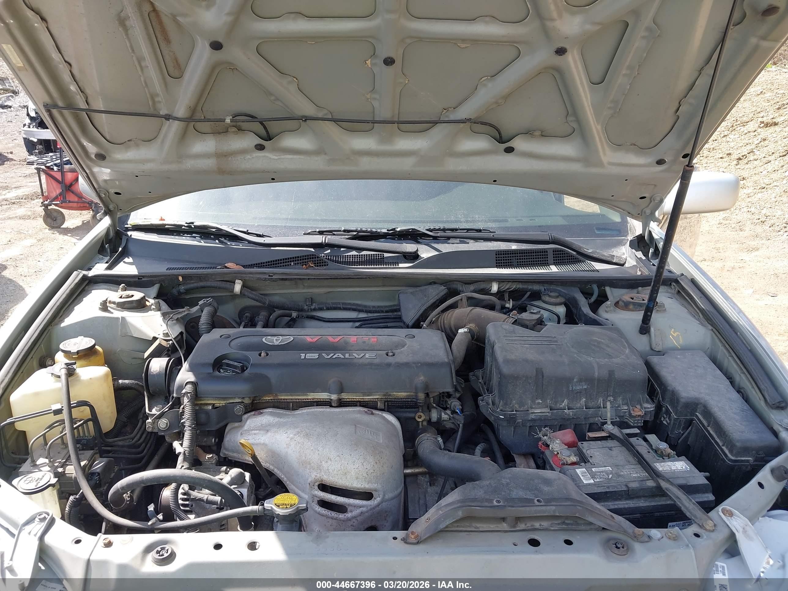 2002 Toyota Camry Le Silver vin: 4T1BE32K72U580218