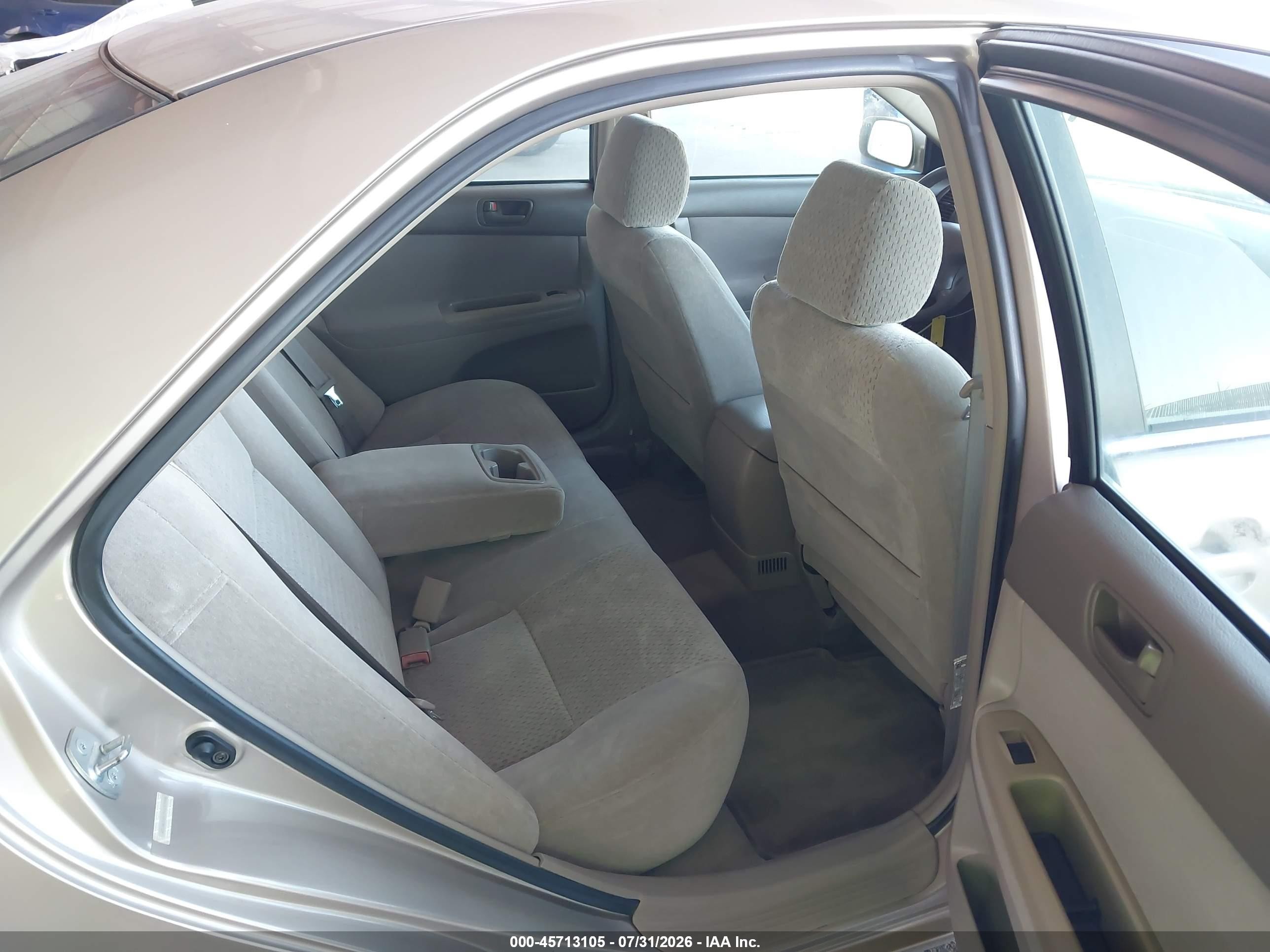 2003 Toyota Camry Le Gold vin: 4T1BE32K73U153588