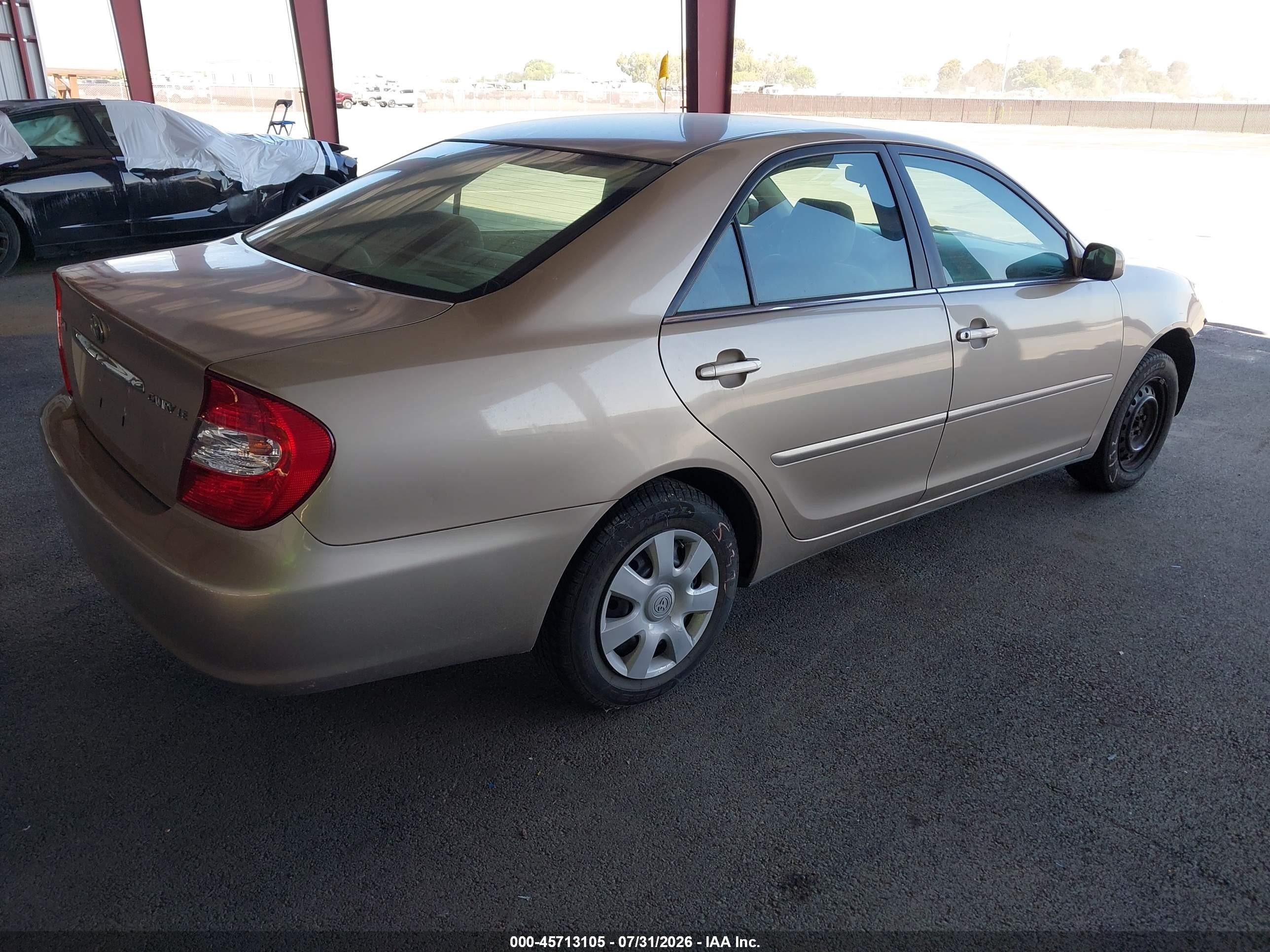 2003 Toyota Camry Le Gold vin: 4T1BE32K73U153588