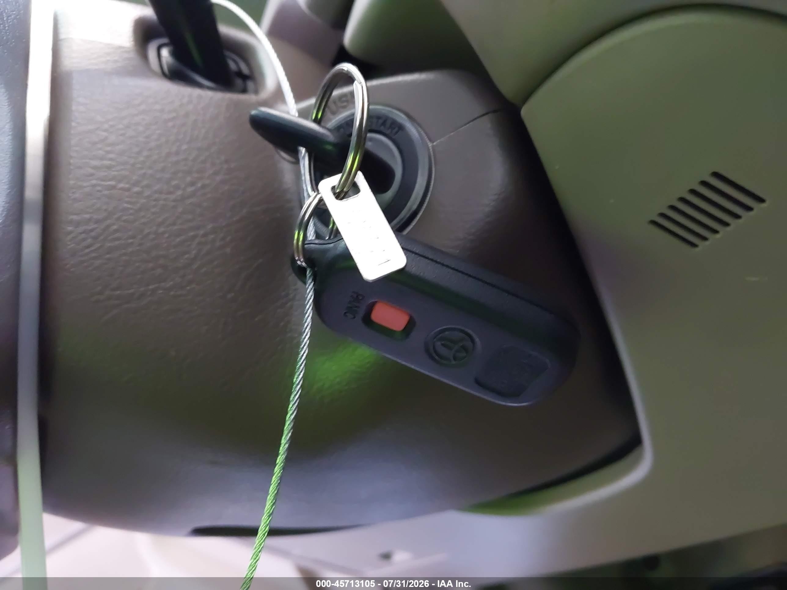 2003 Toyota Camry Le Gold vin: 4T1BE32K73U153588