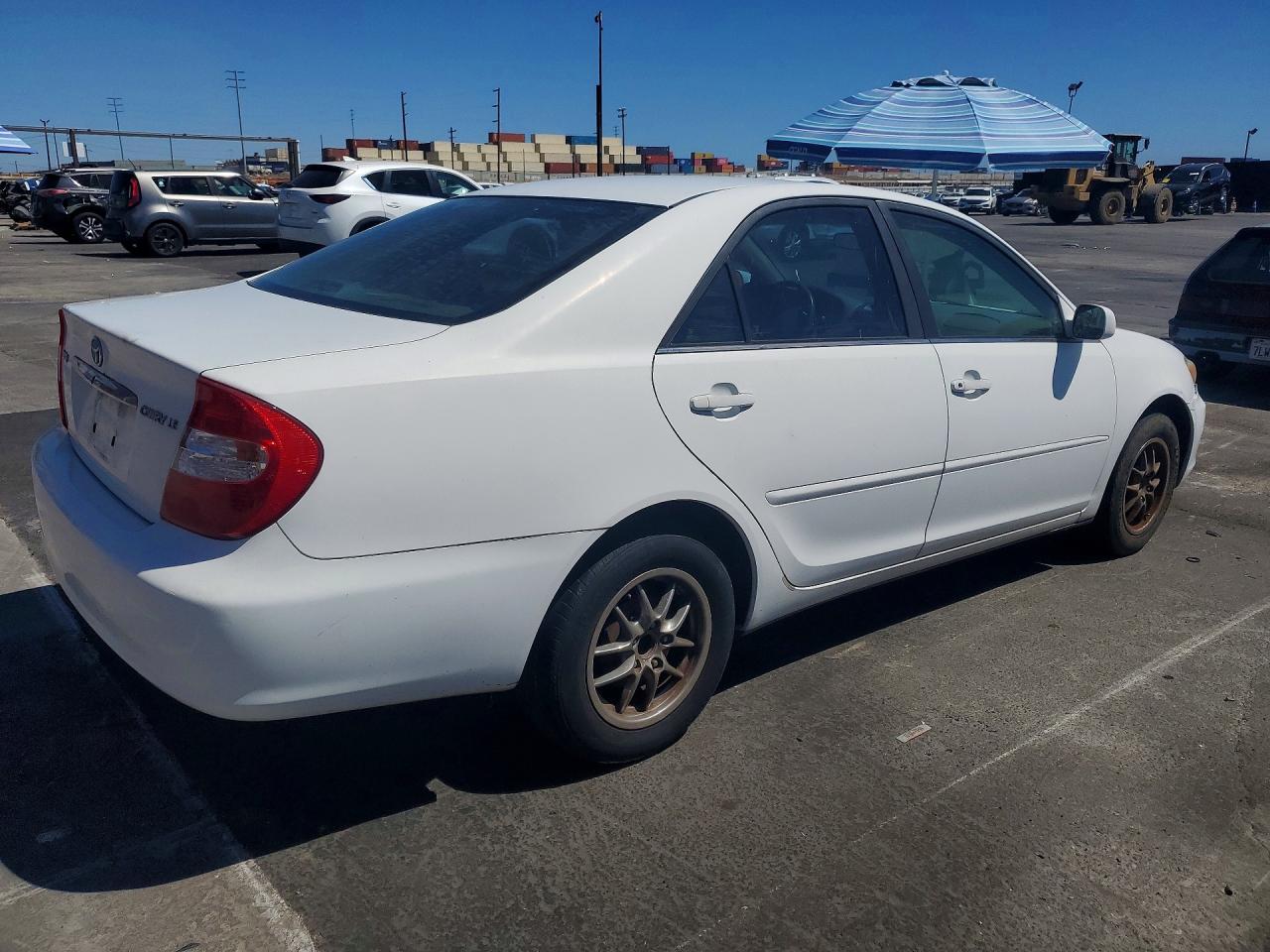 2003 Toyota Camry Le White vin: 4T1BE32K73U158807
