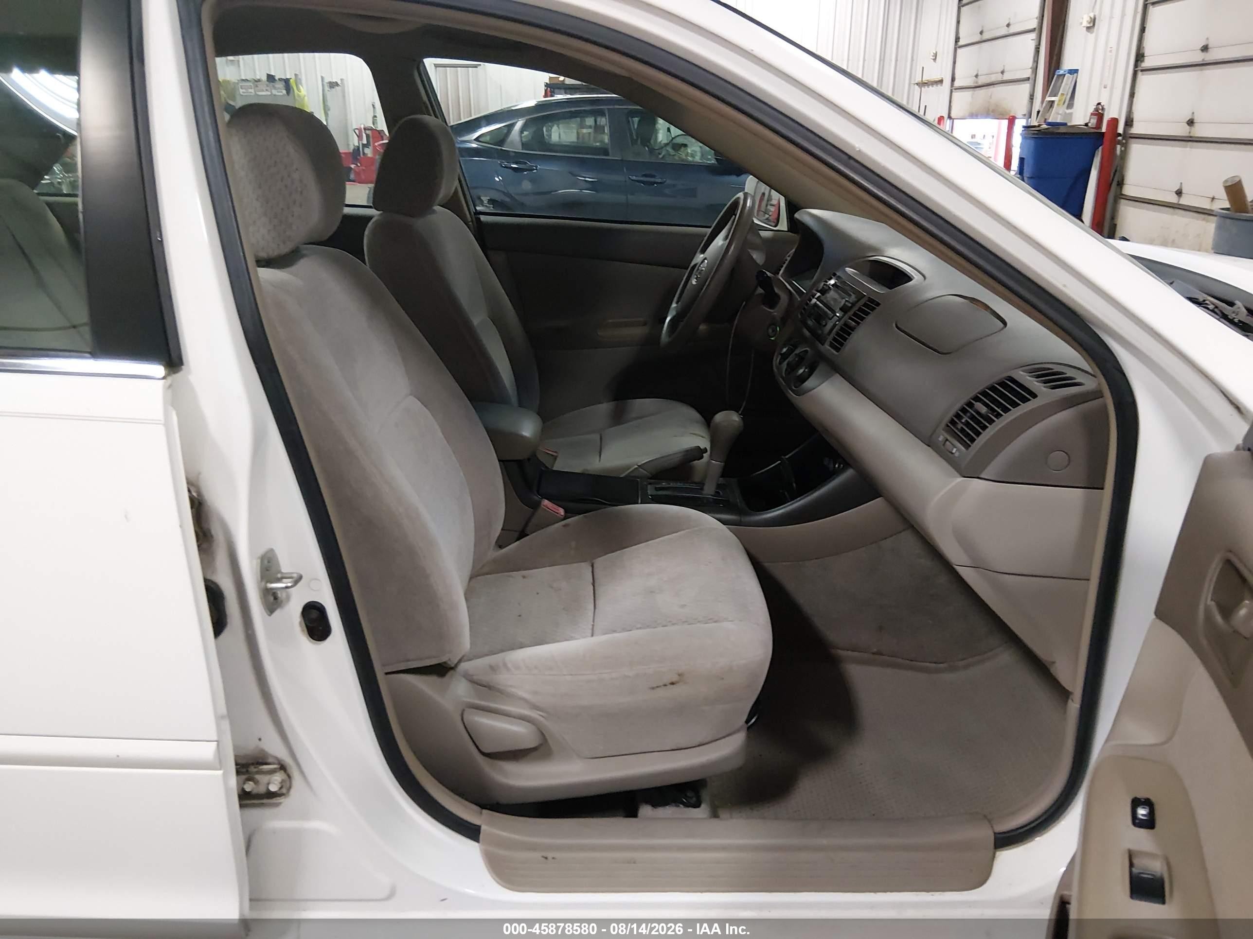 2003 Toyota Camry Le White vin: 4T1BE32K73U185165