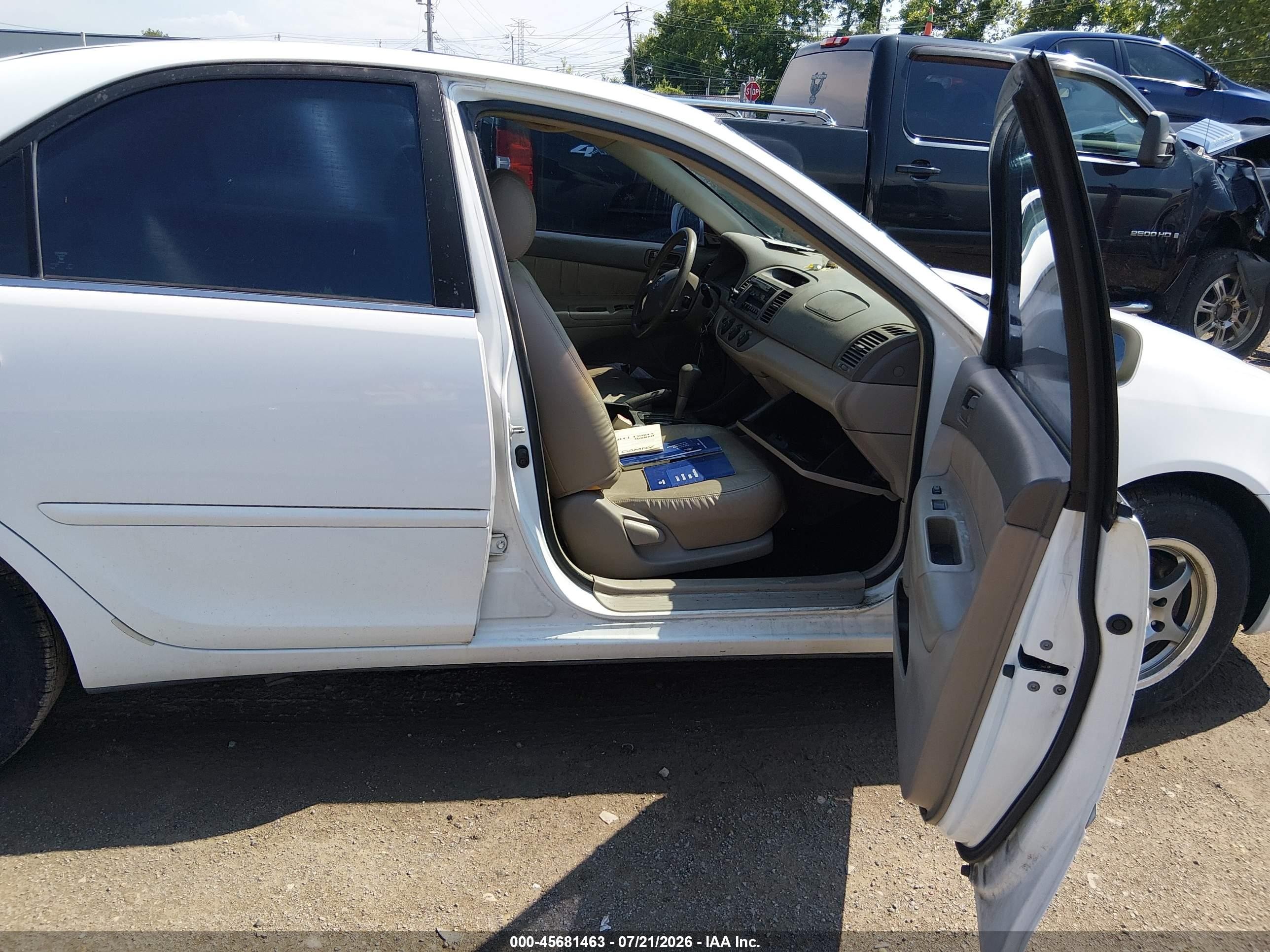 2003 Toyota Camry Le/xle/se White vin: 4T1BE32K73U213238