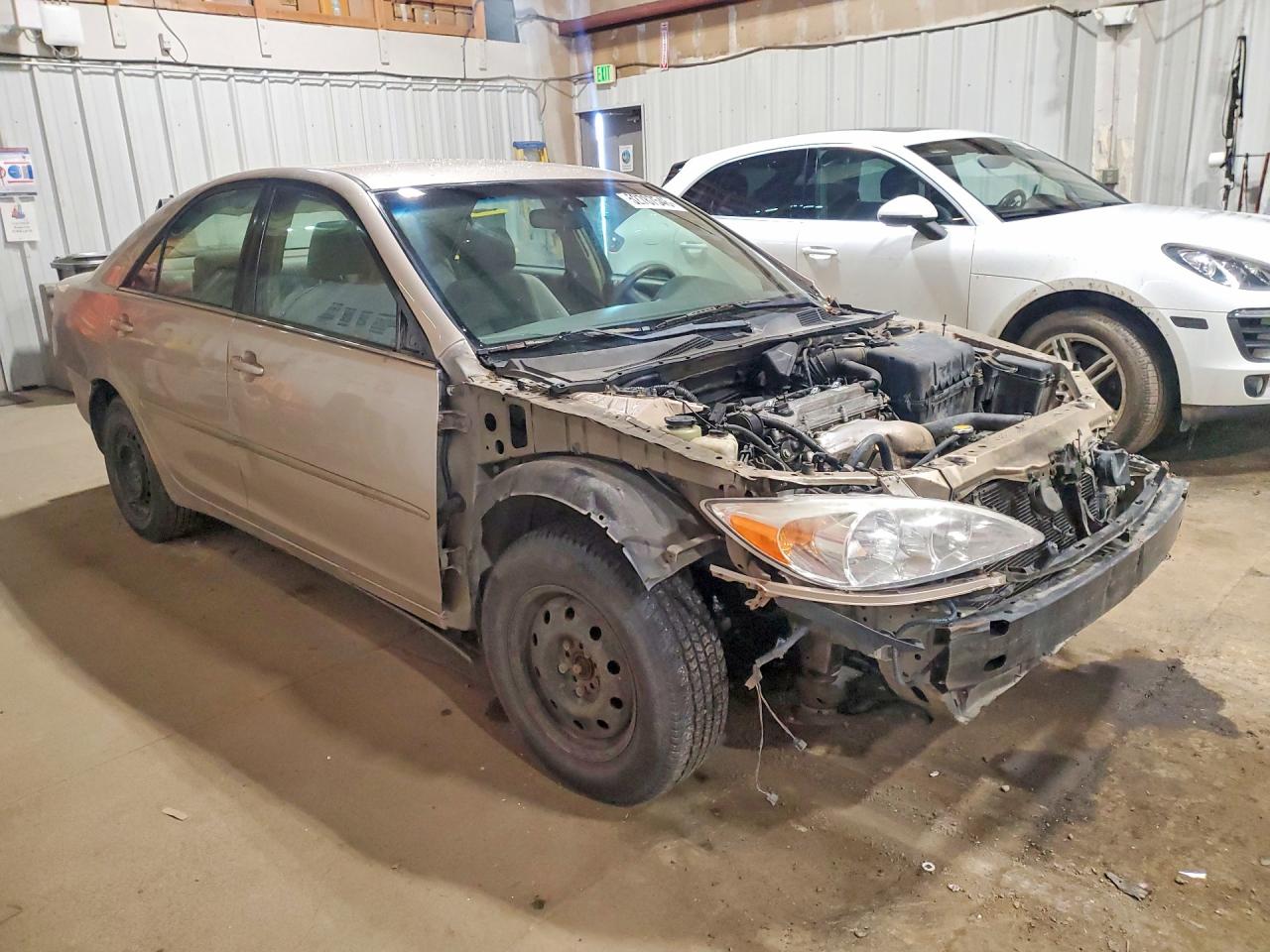2003 Toyota Camry Le Gold vin: 4T1BE32K73U222859