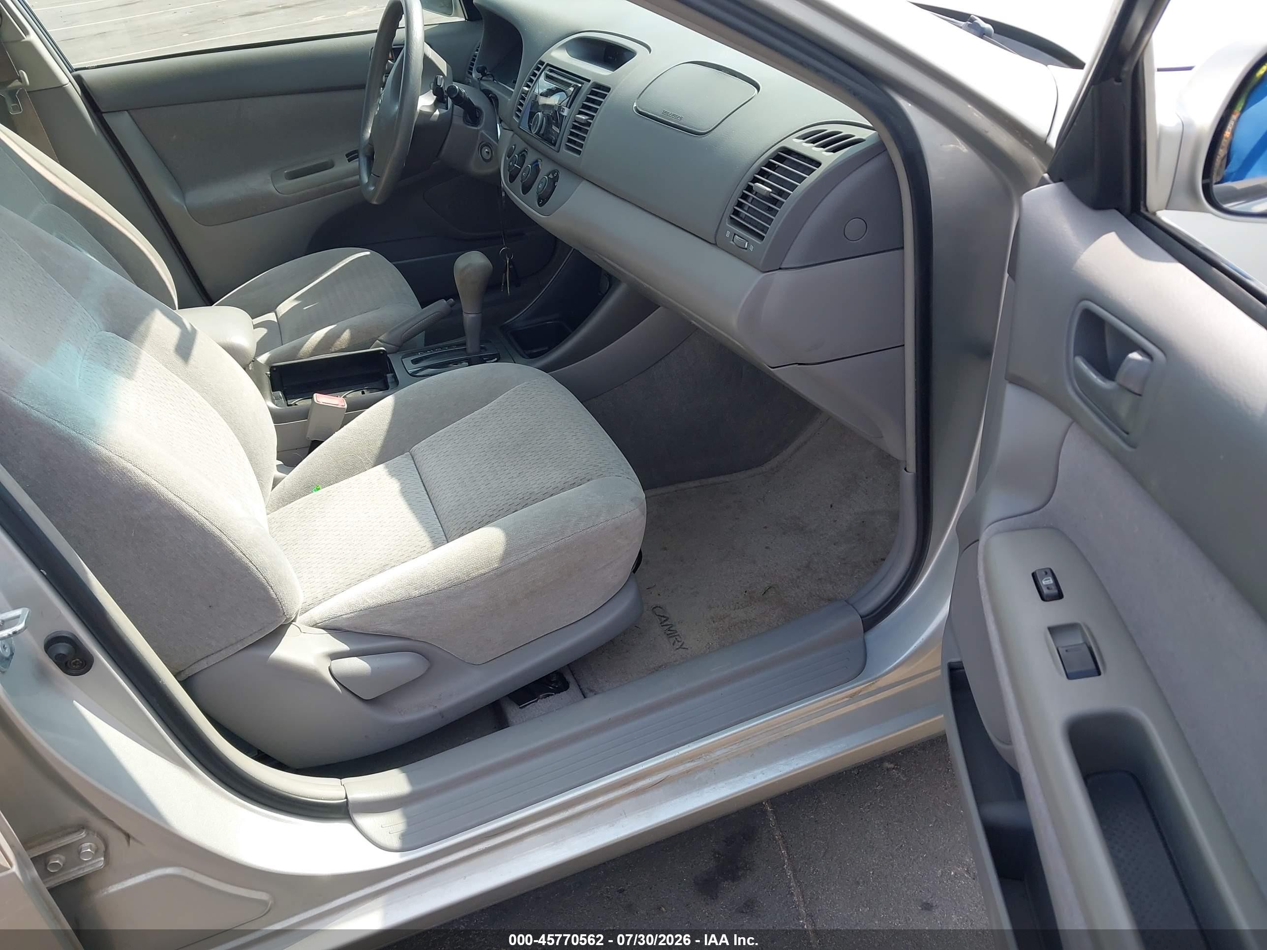 2003 Toyota Camry Le Silver vin: 4T1BE32K73U233943