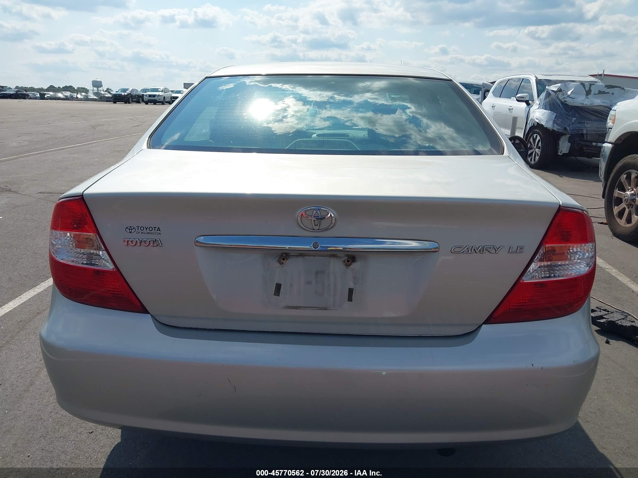 2003 Toyota Camry Le Silver vin: 4T1BE32K73U233943