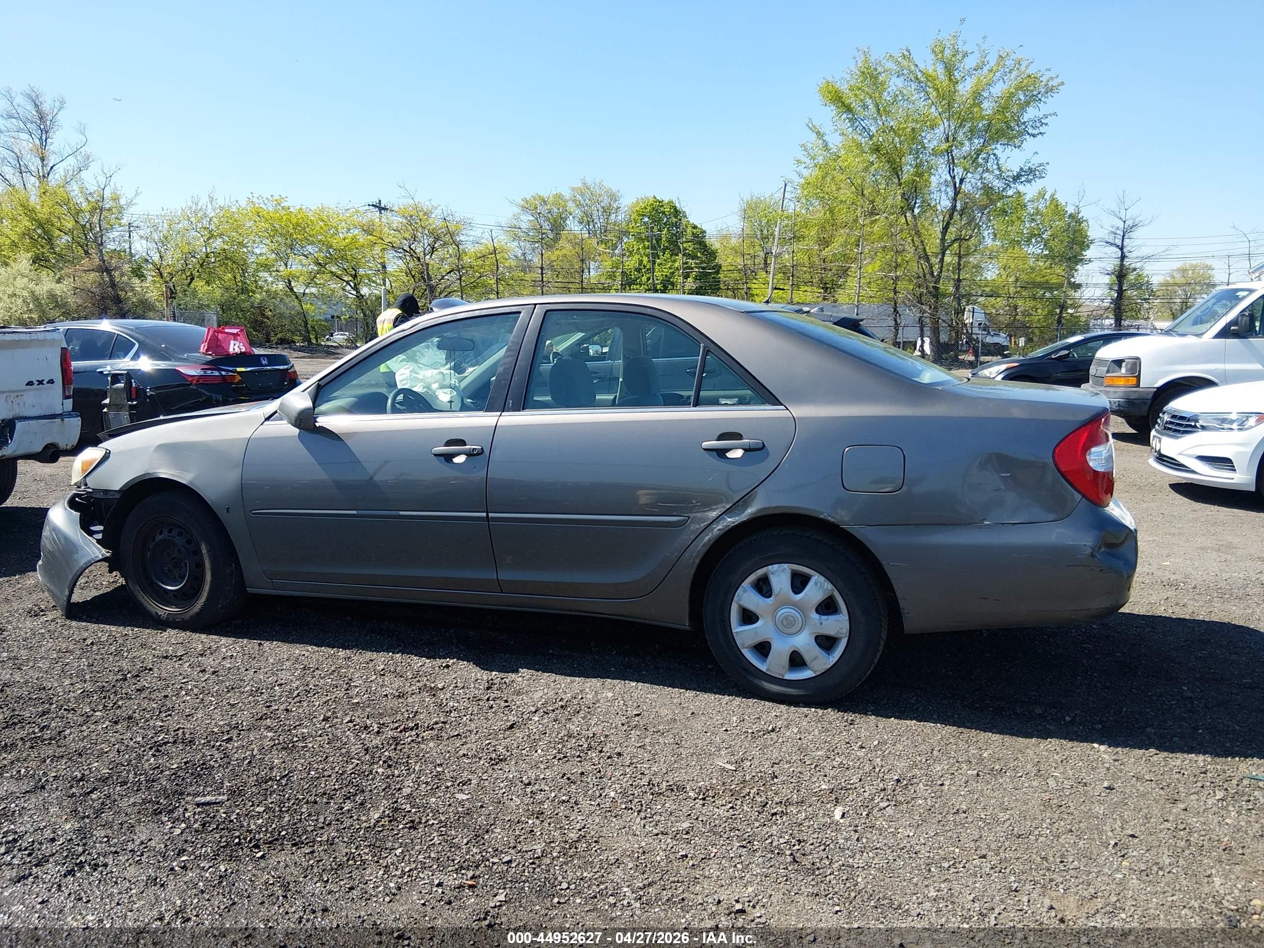 2003 Toyota Camry Le Brown vin: 4T1BE32K73U652567