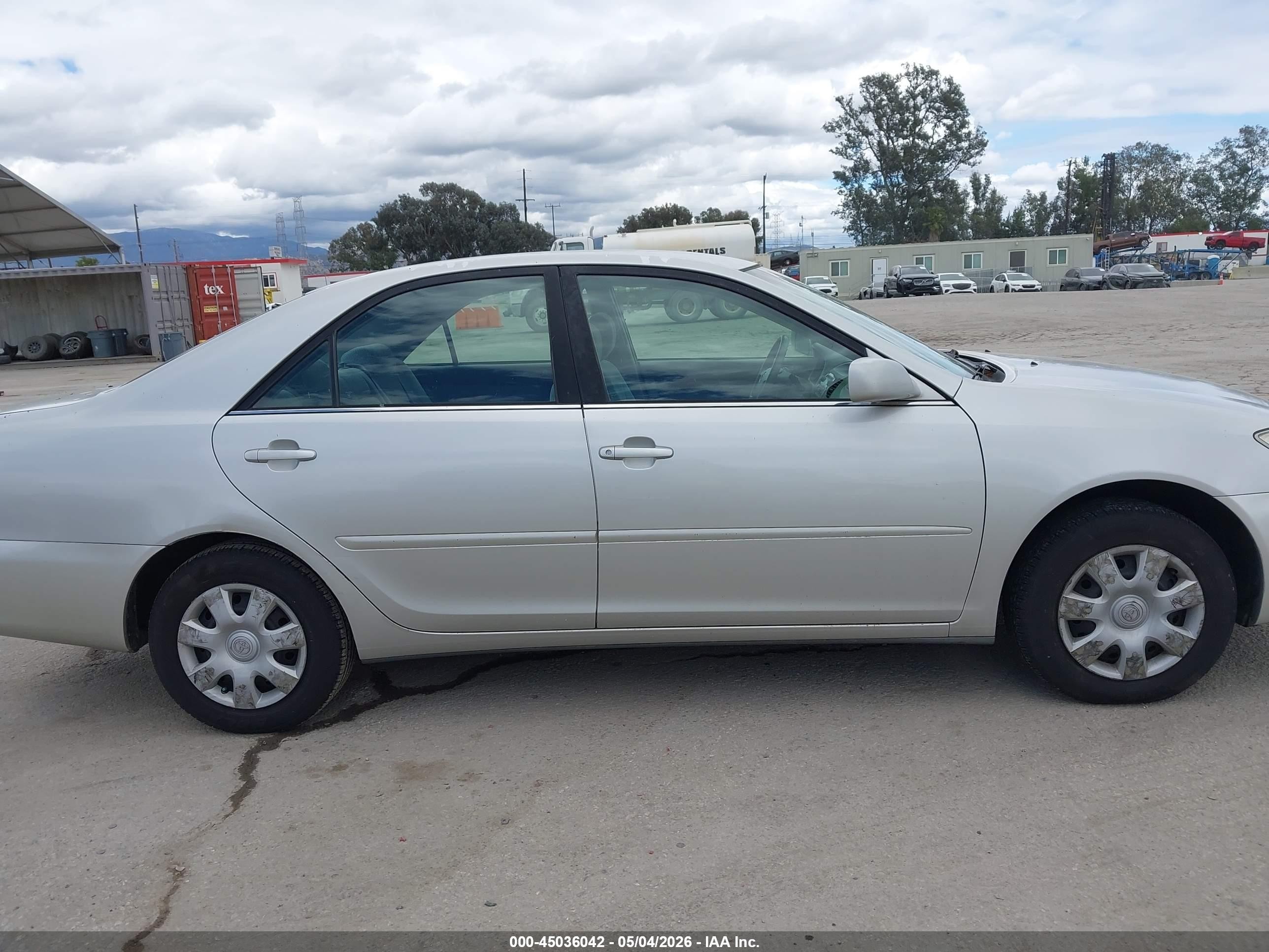 2003 Toyota Camry Le Серебряный vin: 4T1BE32K73U689599