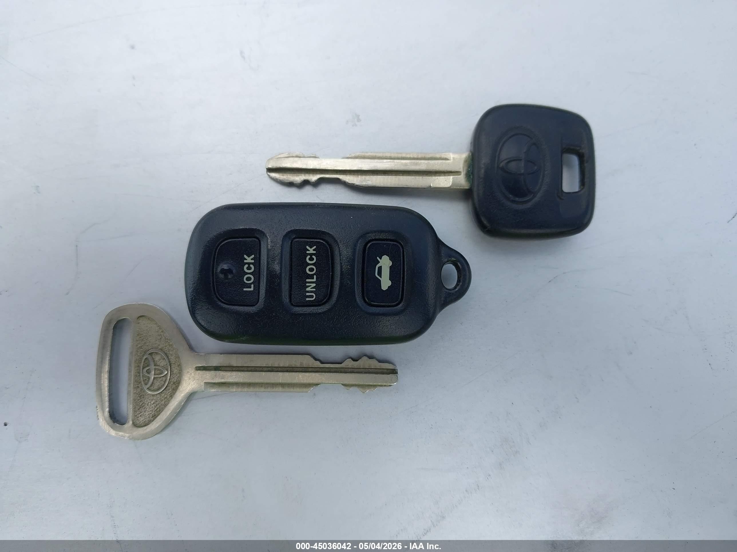 2003 Toyota Camry Le Серебряный vin: 4T1BE32K73U689599