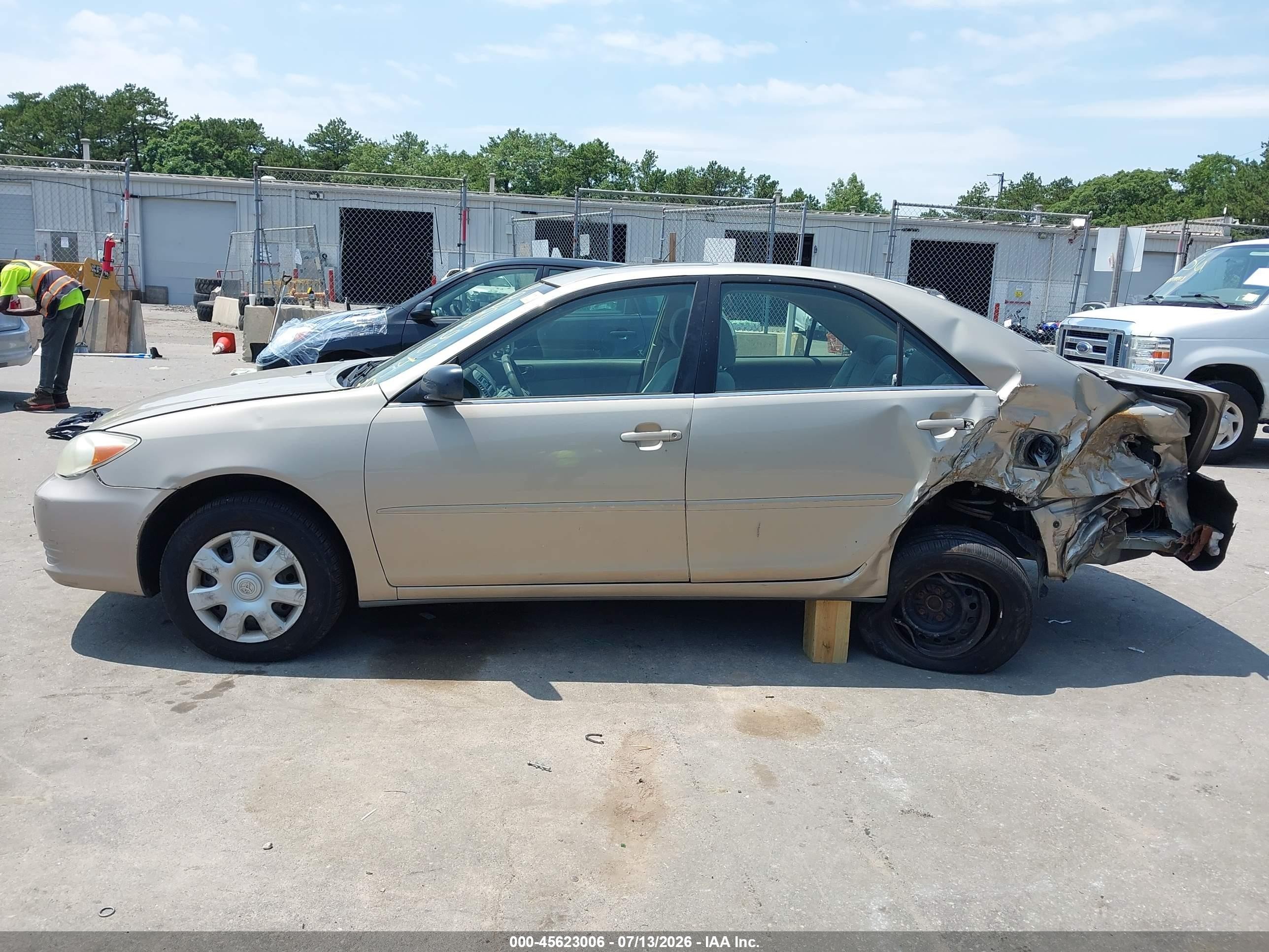 2003 Toyota Camry Le Silver vin: 4T1BE32K73U724304