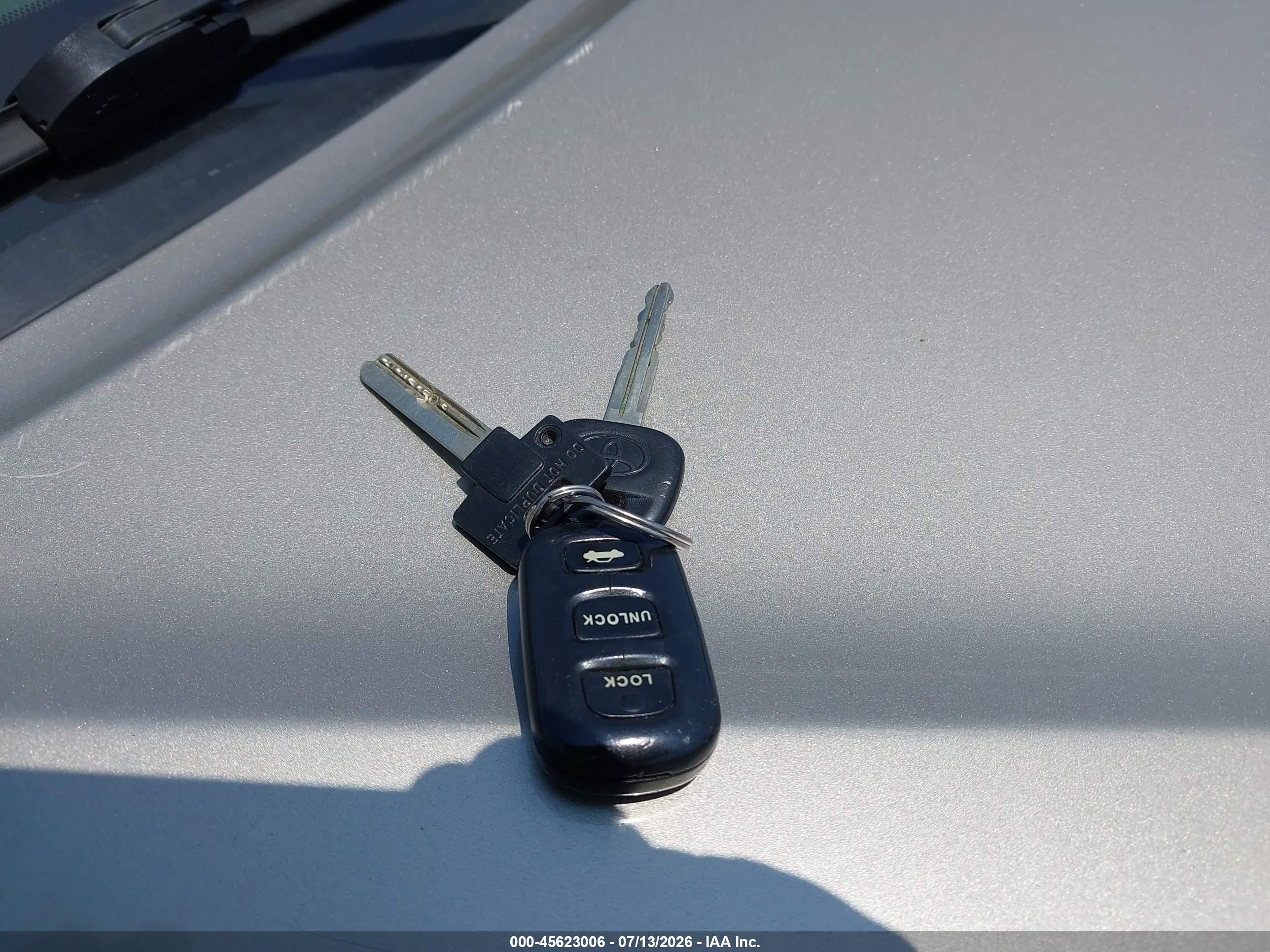2003 Toyota Camry Le Silver vin: 4T1BE32K73U724304