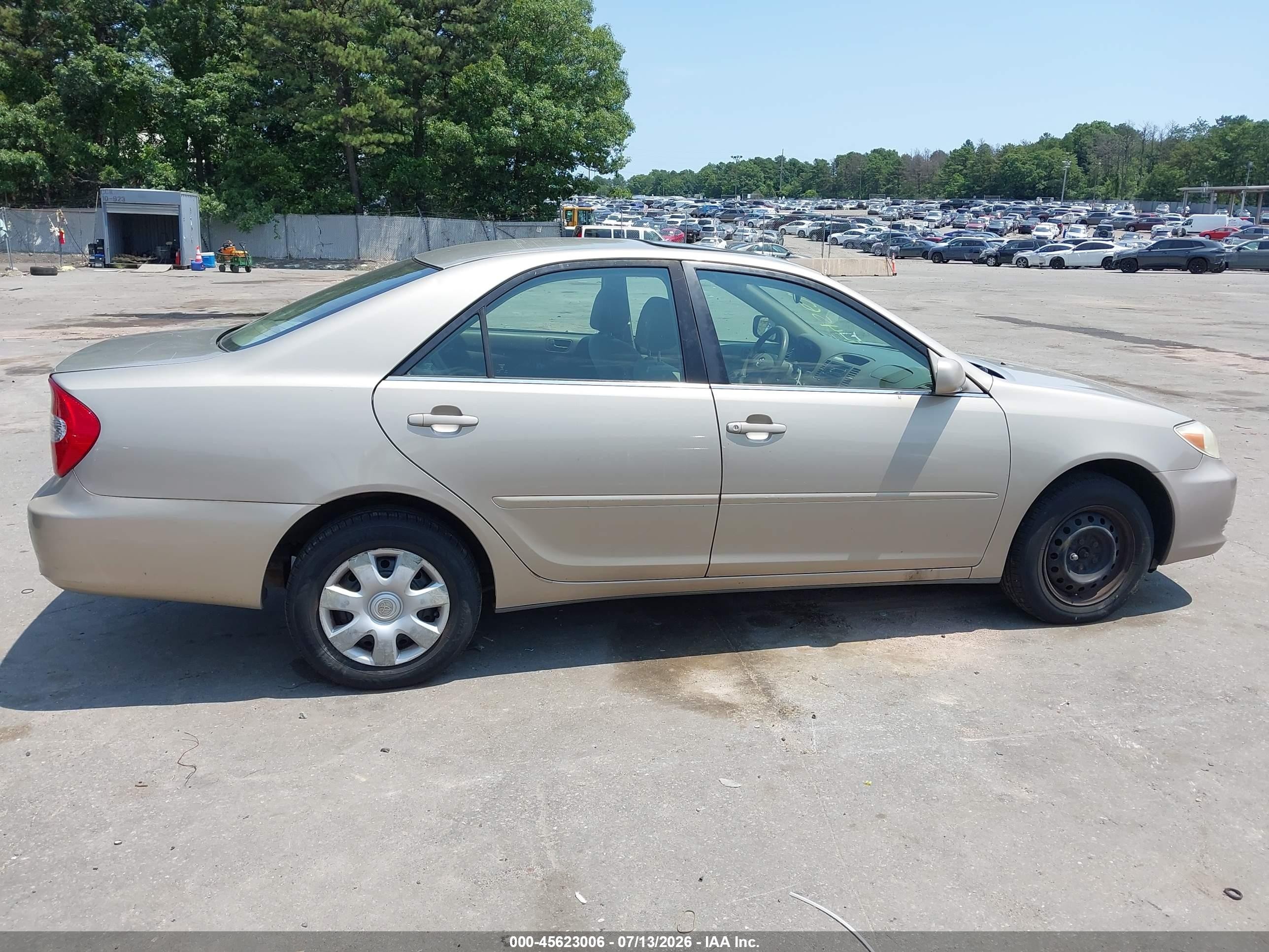 2003 Toyota Camry Le Silver vin: 4T1BE32K73U724304