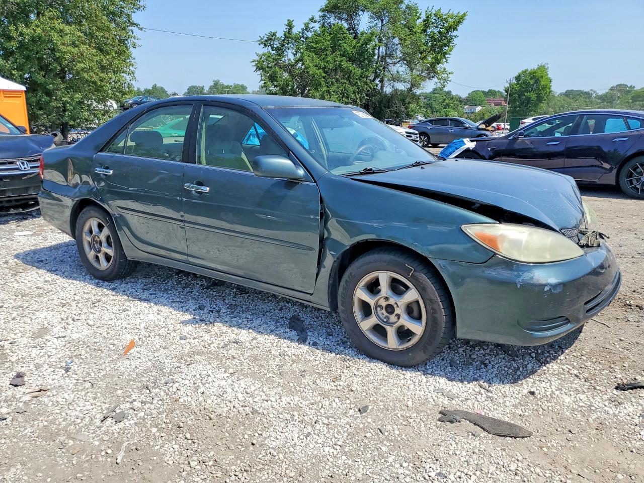 2004 Toyota Camry Le Green vin: 4T1BE32K74U281802