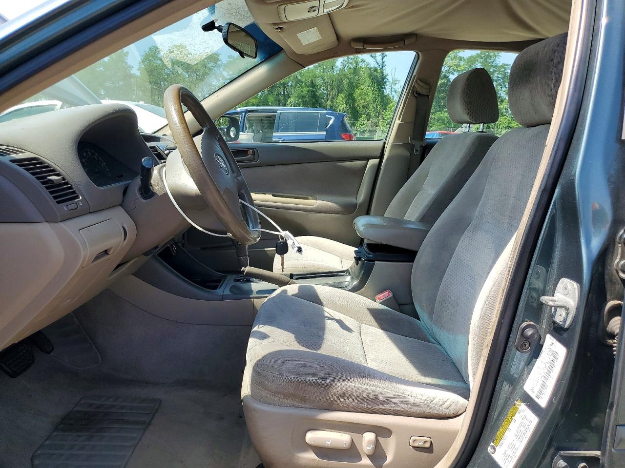 2004 Toyota Camry Le Green vin: 4T1BE32K74U281802