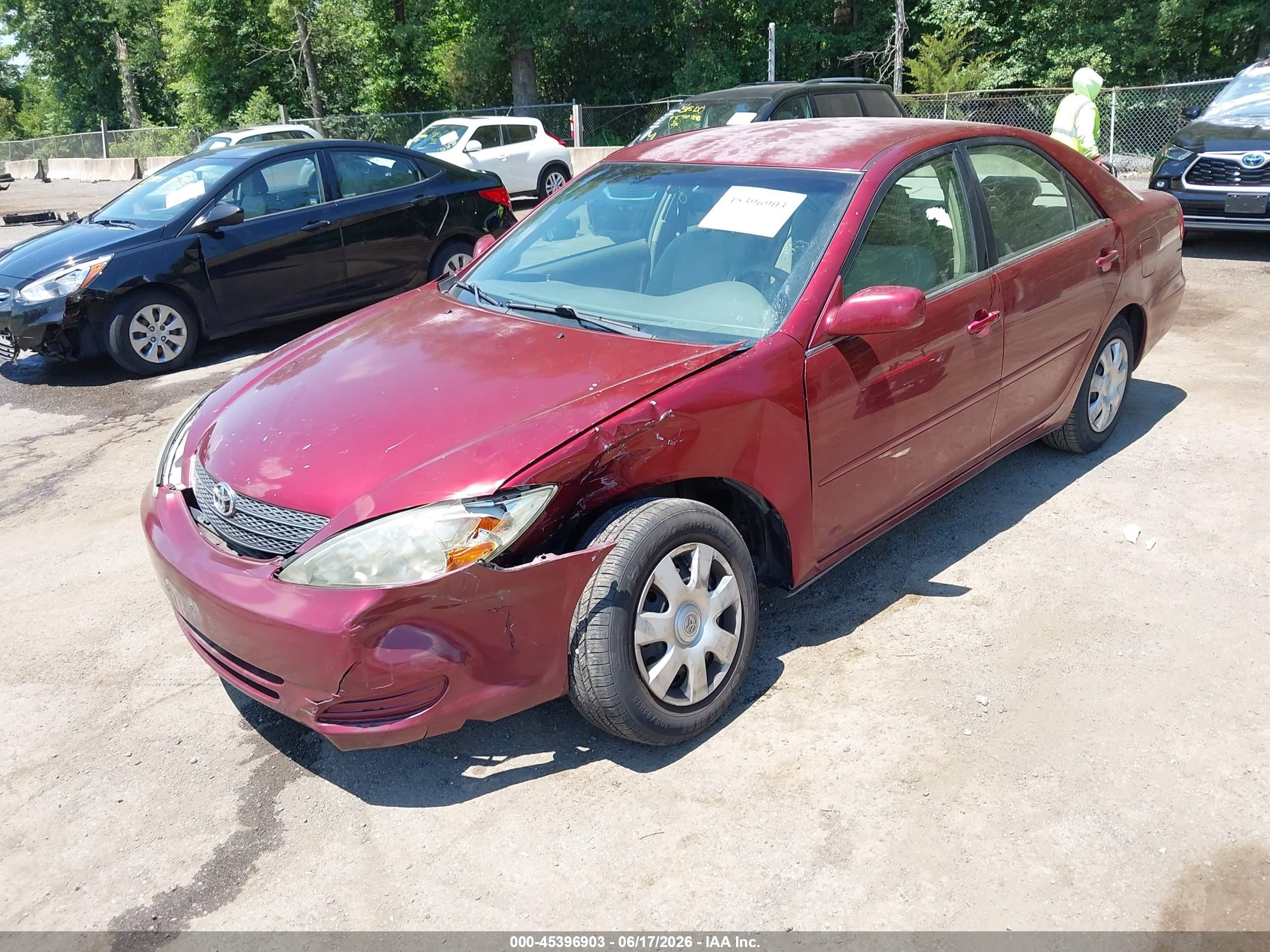 2004 Toyota Camry Le Red vin: 4T1BE32K74U281895