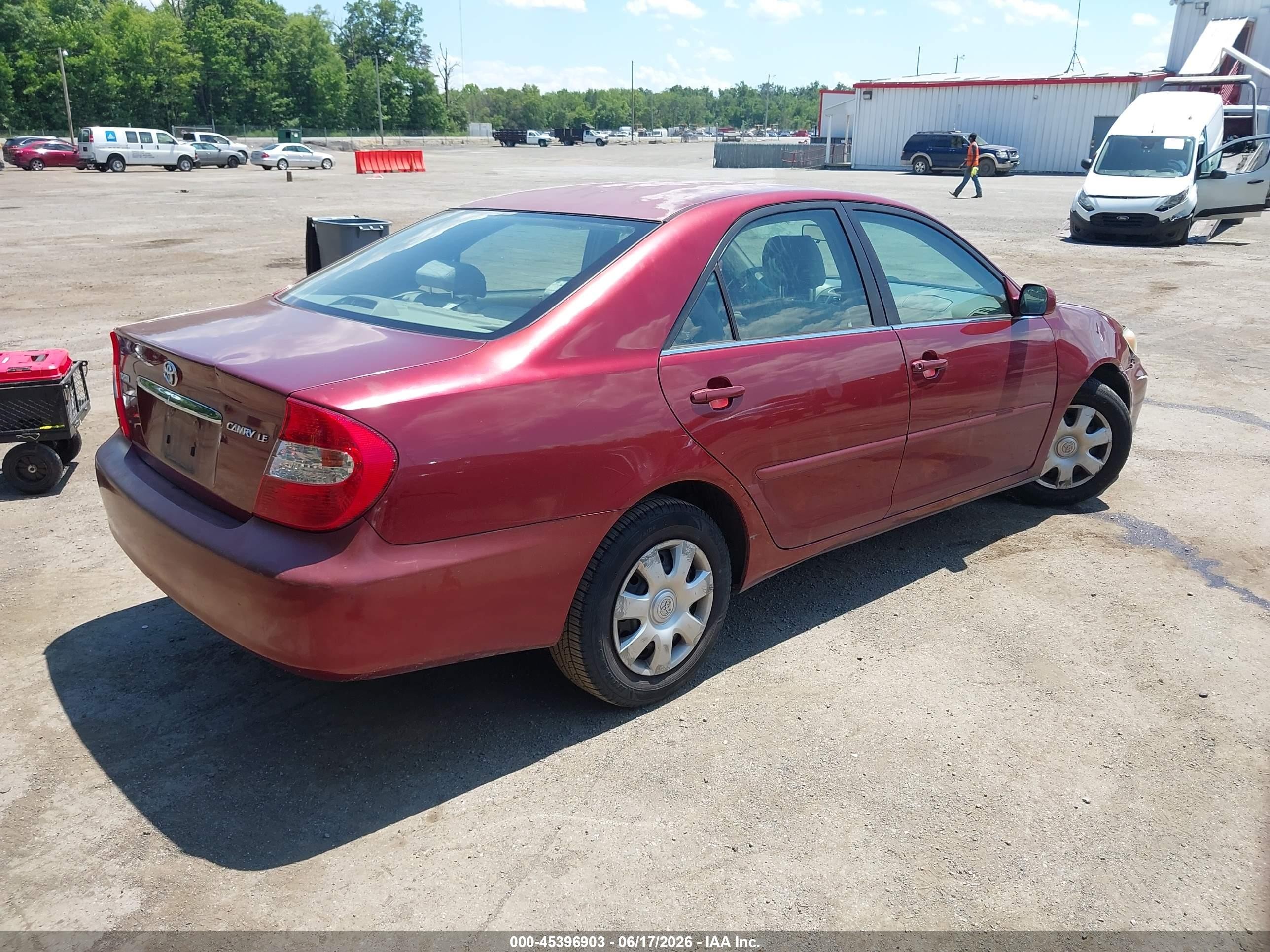 2004 Toyota Camry Le Red vin: 4T1BE32K74U281895