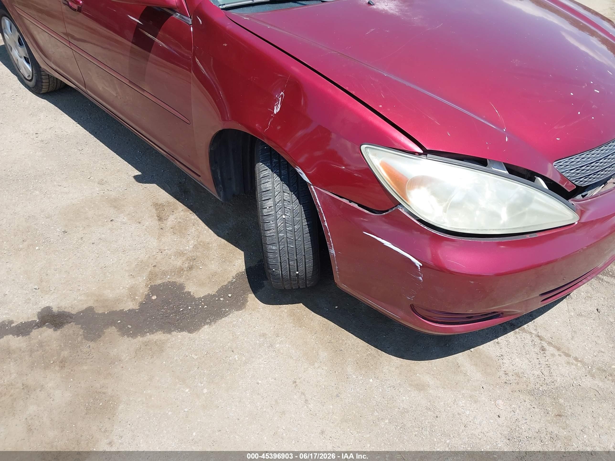 2004 Toyota Camry Le Red vin: 4T1BE32K74U281895