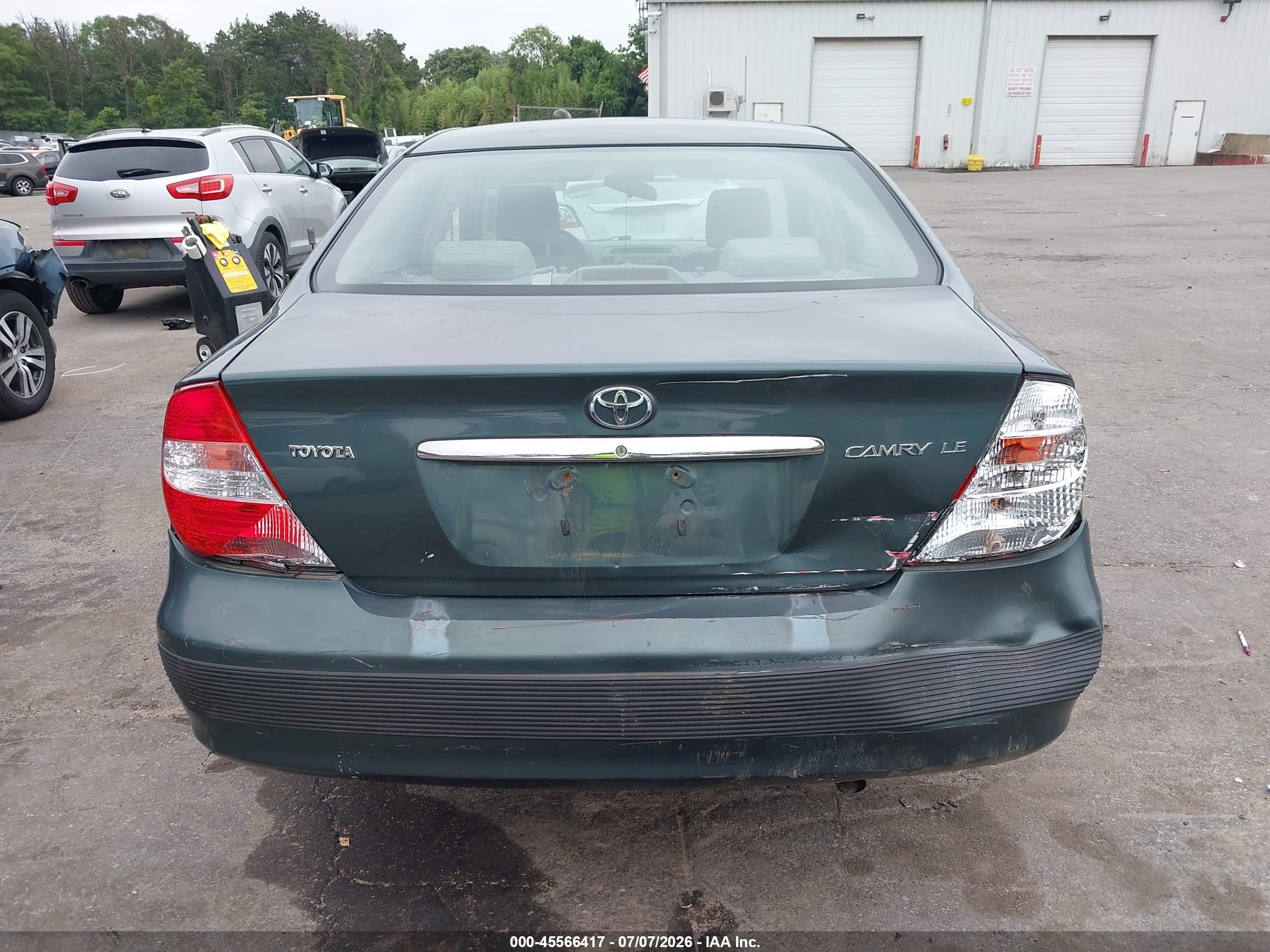2004 Toyota Camry Le Green vin: 4T1BE32K74U297157