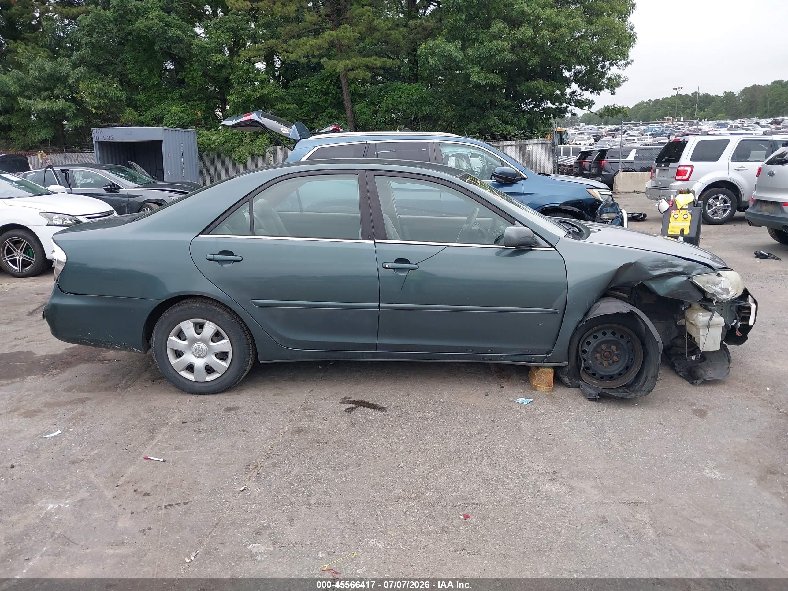 2004 Toyota Camry Le Green vin: 4T1BE32K74U297157