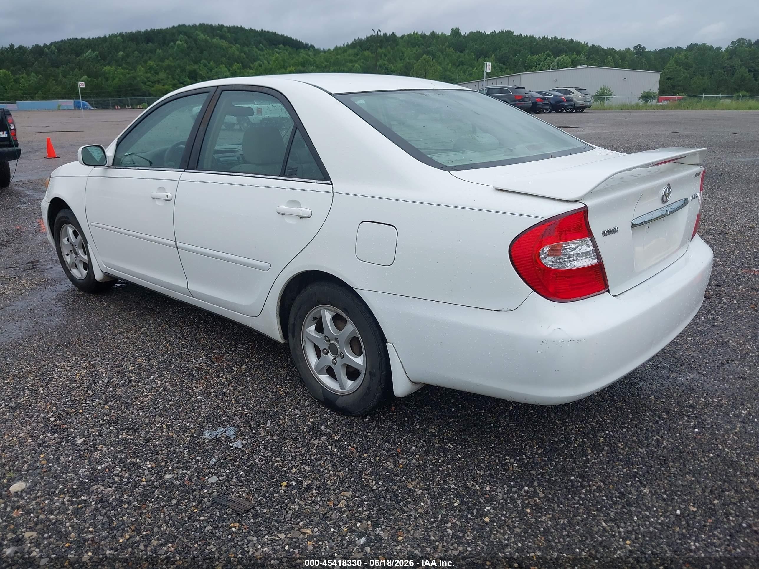 2004 Toyota Camry Le White vin: 4T1BE32K74U336748