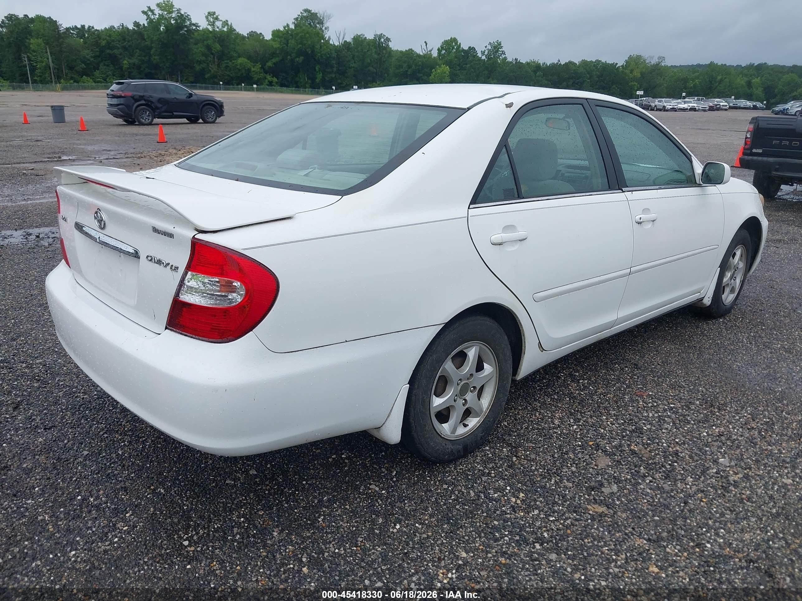 2004 Toyota Camry Le White vin: 4T1BE32K74U336748