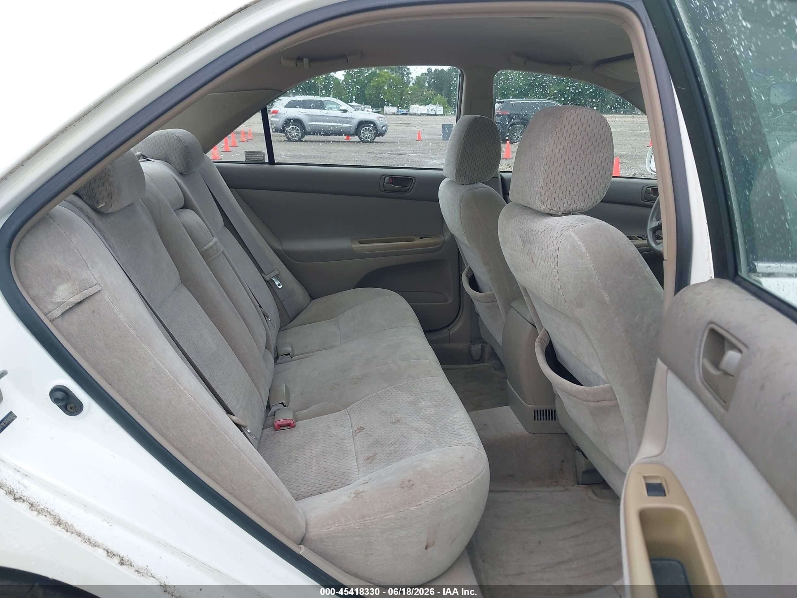 2004 Toyota Camry Le White vin: 4T1BE32K74U336748