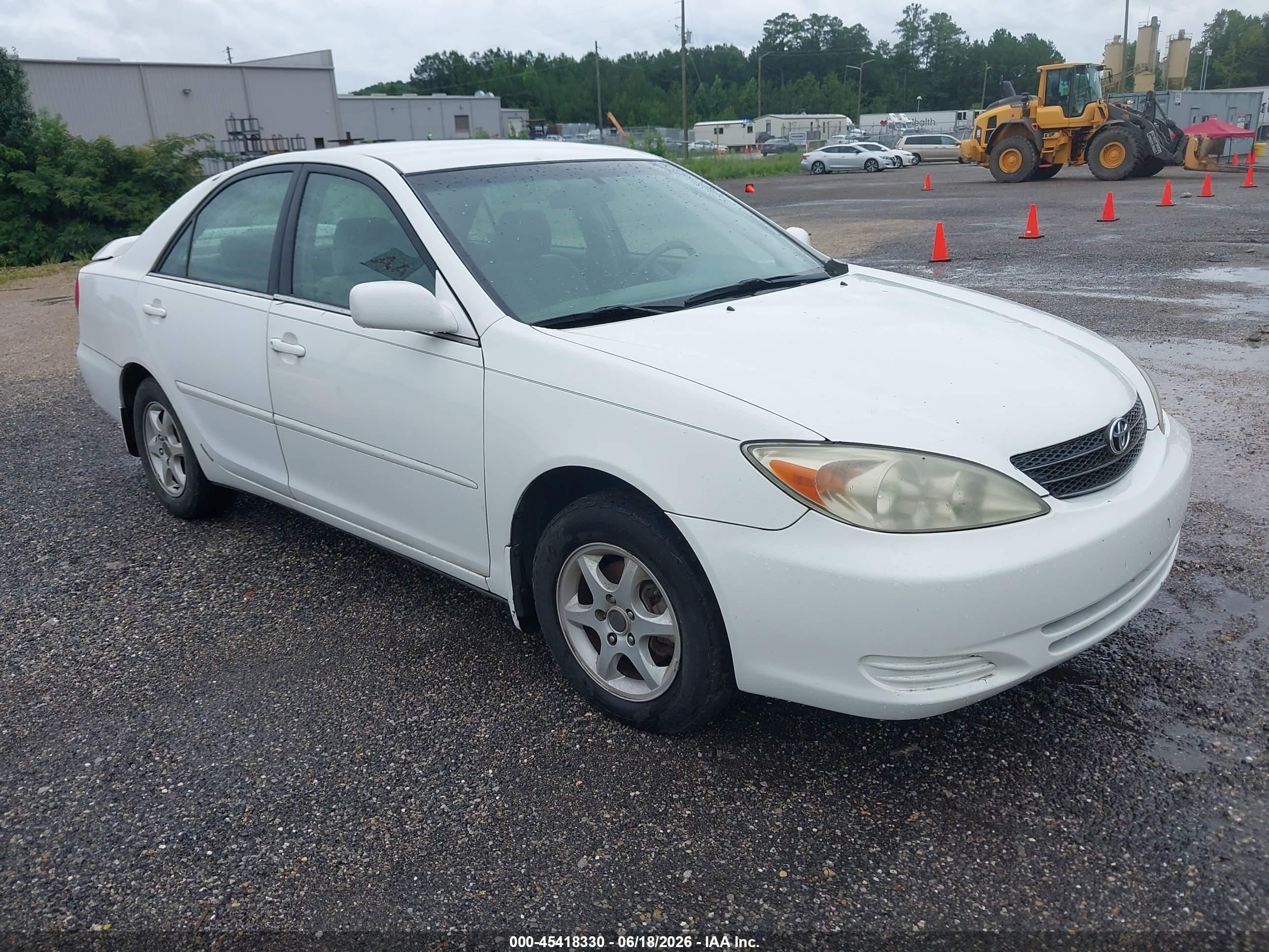 2004 Toyota Camry Le White vin: 4T1BE32K74U336748