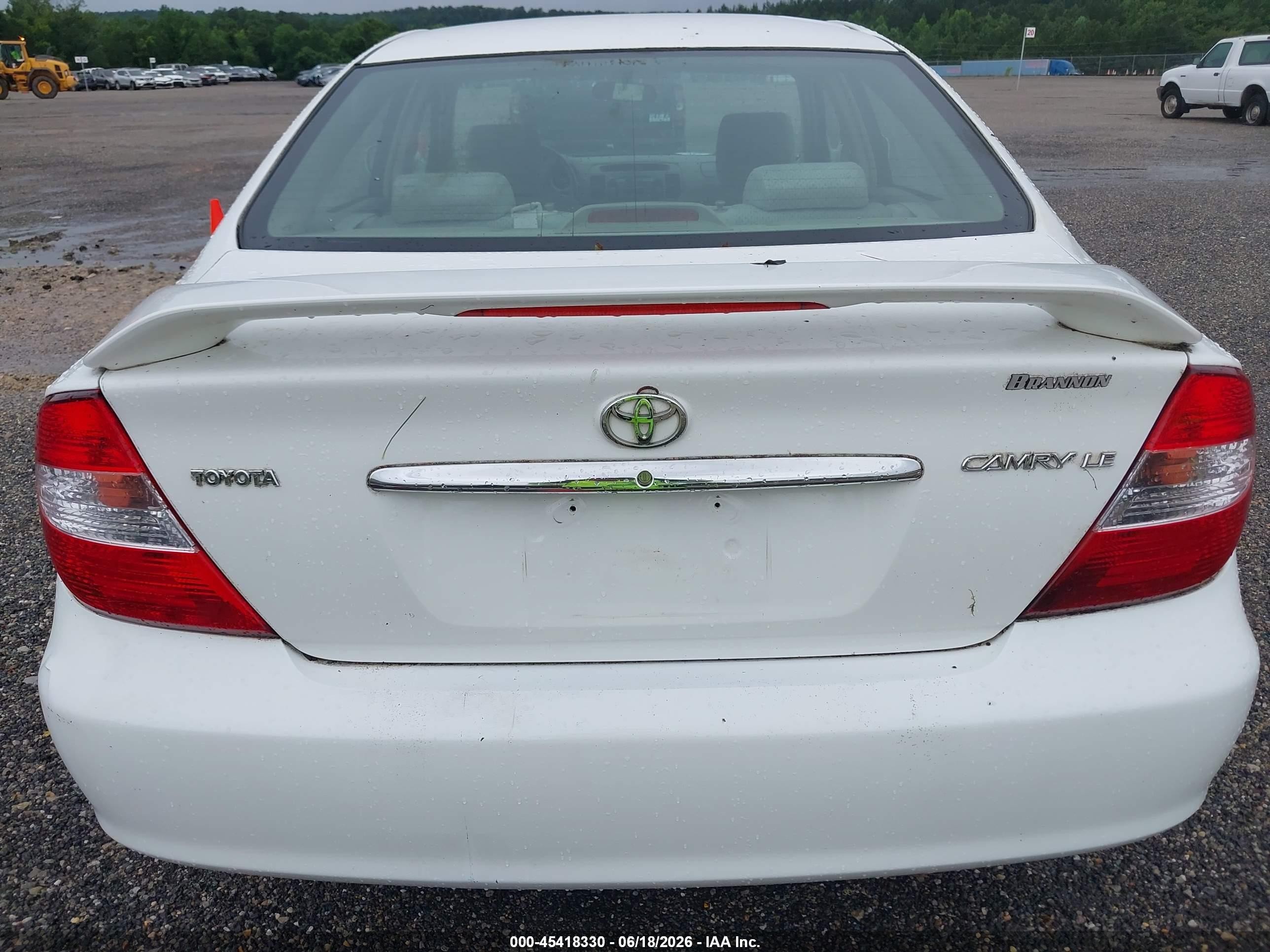 2004 Toyota Camry Le White vin: 4T1BE32K74U336748